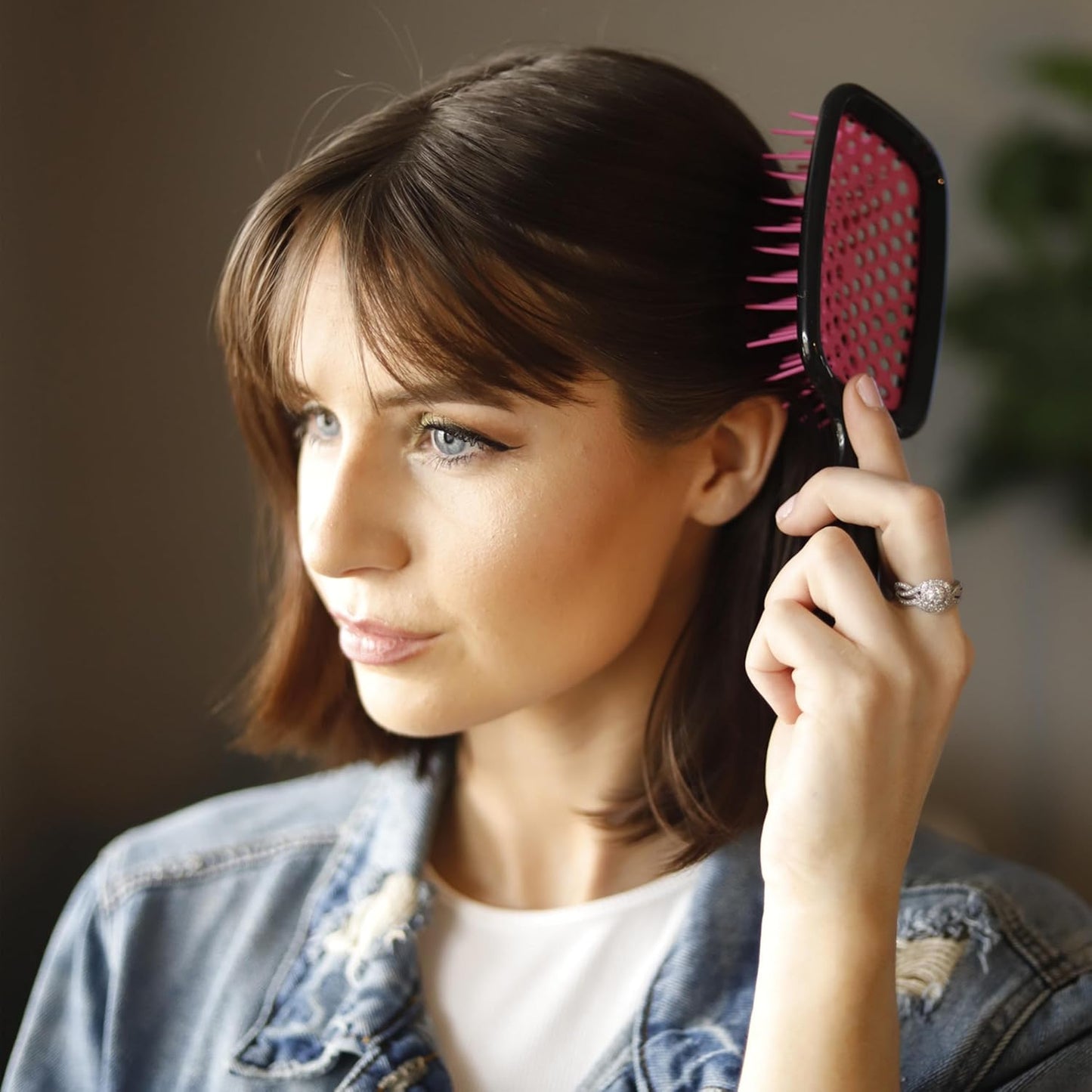 FHI Heat UNbrush Detangling Brush for Pain-Free Brushing on All Wet or Dry Hair Types — Durable DuoFlex Anti-Static Bristles, Lightweight Handle, Vented Hair Brush, Cherry Blossom