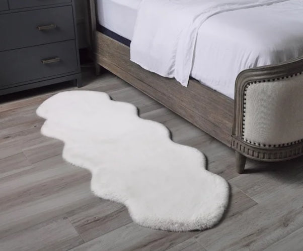 Mon Chateau Twin Faux Fur Rug