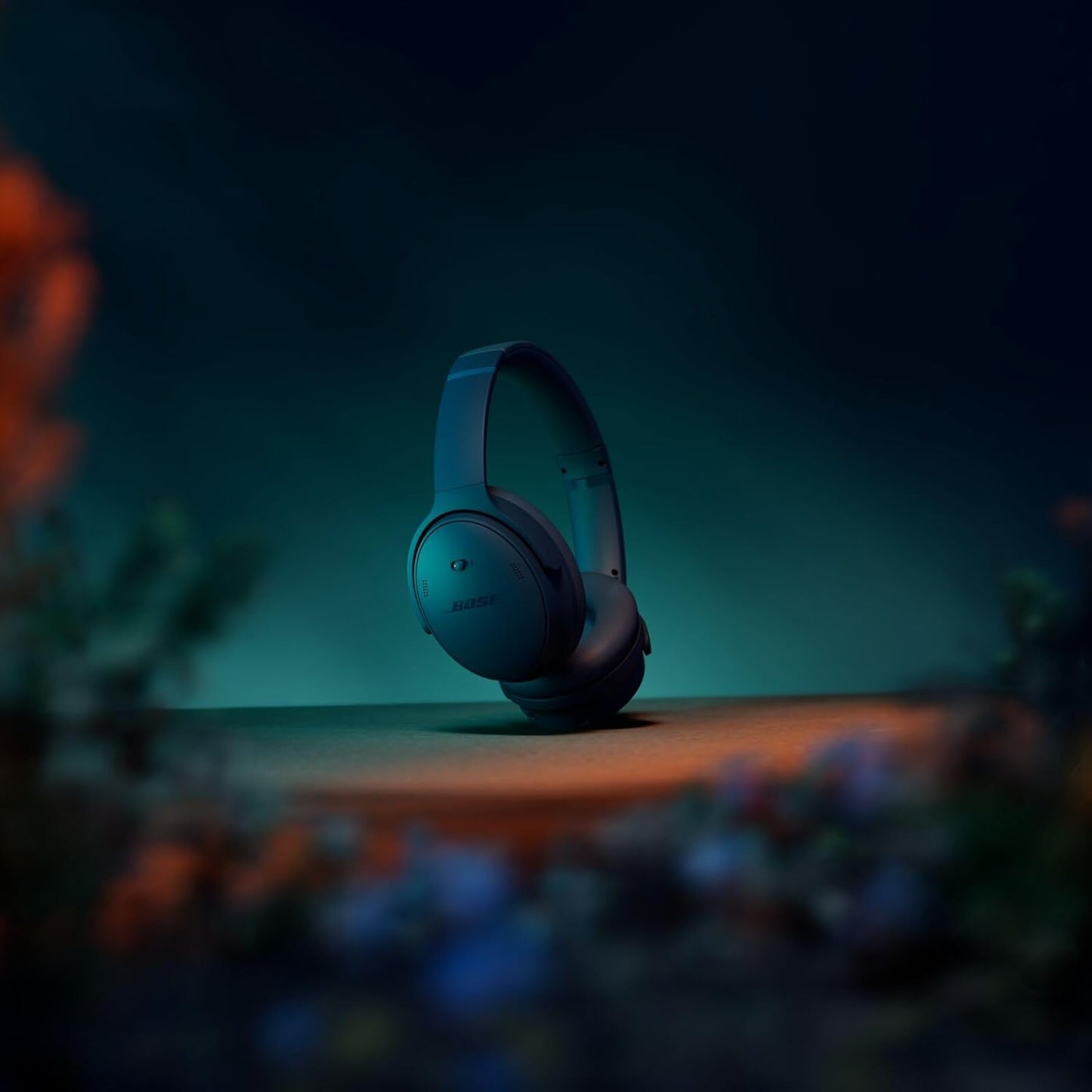 Bose QuietComfort Wireless Noise Cancelling Headphones, Bluetooth Over Ear Headphones with Up to 24 Hours of Battery Life, Sandstone - Limited Edition