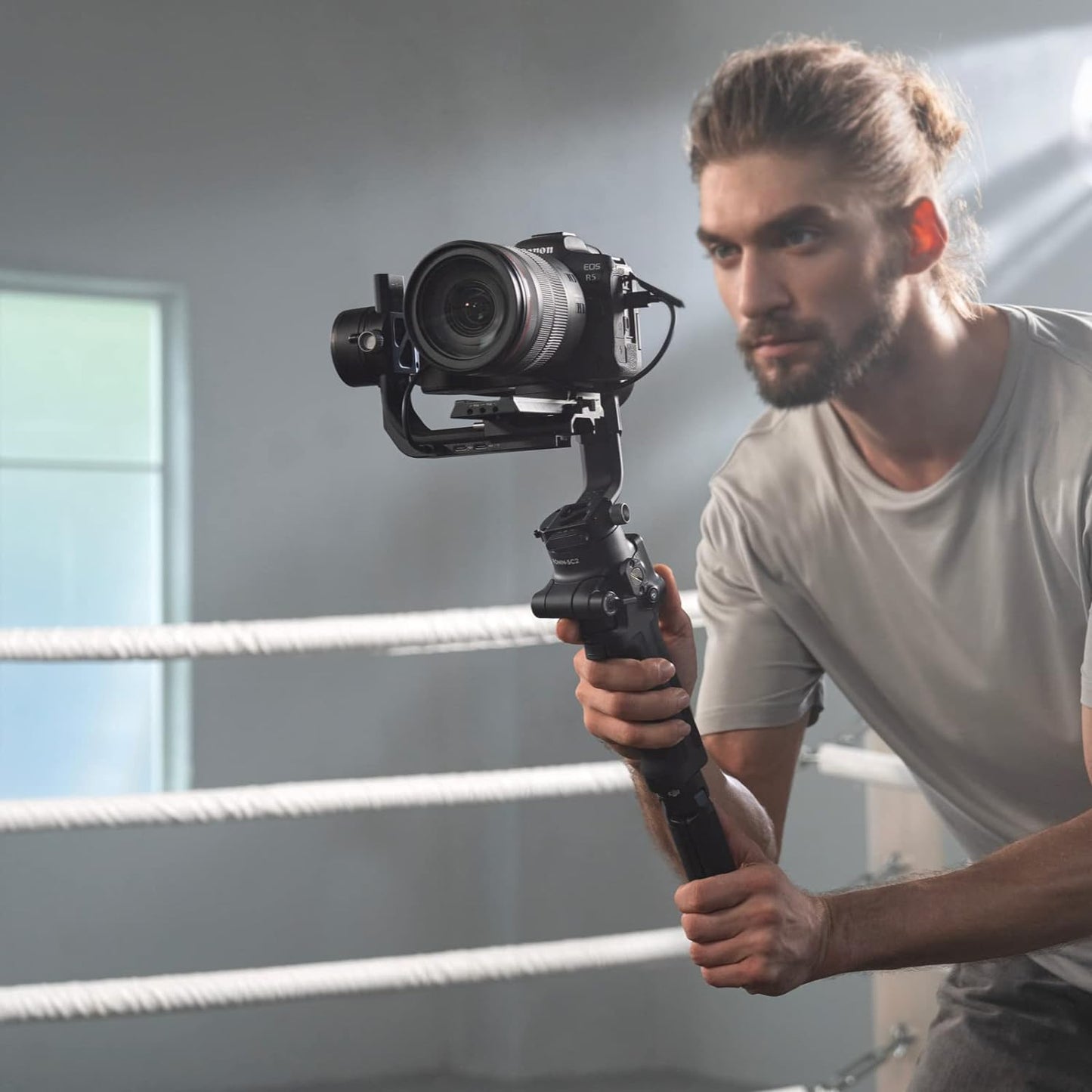 DJI RS 3 Mini, 3-Axis Gimbal Stabilizer for Cameras Canon/Sony/Panasonic/Nikon/Fujifilm, 2 kg (4.4 lbs) Tested Payload, Camera Stabilizer, Camera Gimbal with Native Vertical Shooting