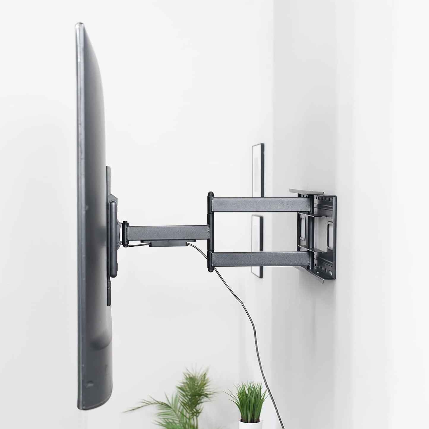 VIVO Heavy Duty 60 to 120 inch Extra Large Screen TV Articulating Wall Mount for LCD LED Flat and Curved Screens, Extended Arm Swivel Mount, Max VESA 900x600mm, Black, MOUNT-VW120M