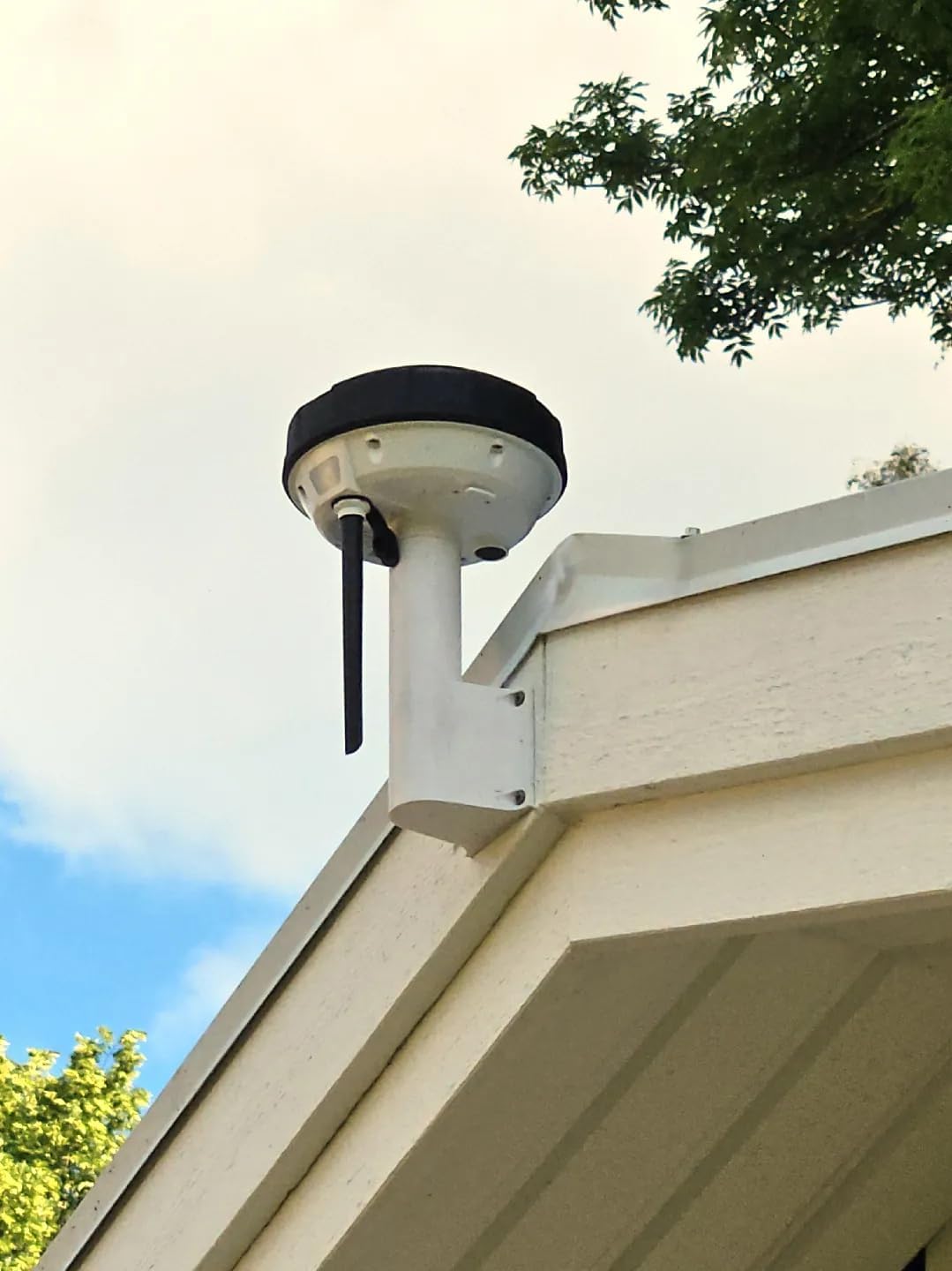 Wall Mount for Mammotion Luba/Yuka RTK Antenna - Mounting Bracket for Secure Installation & Precise Positioning (Black)