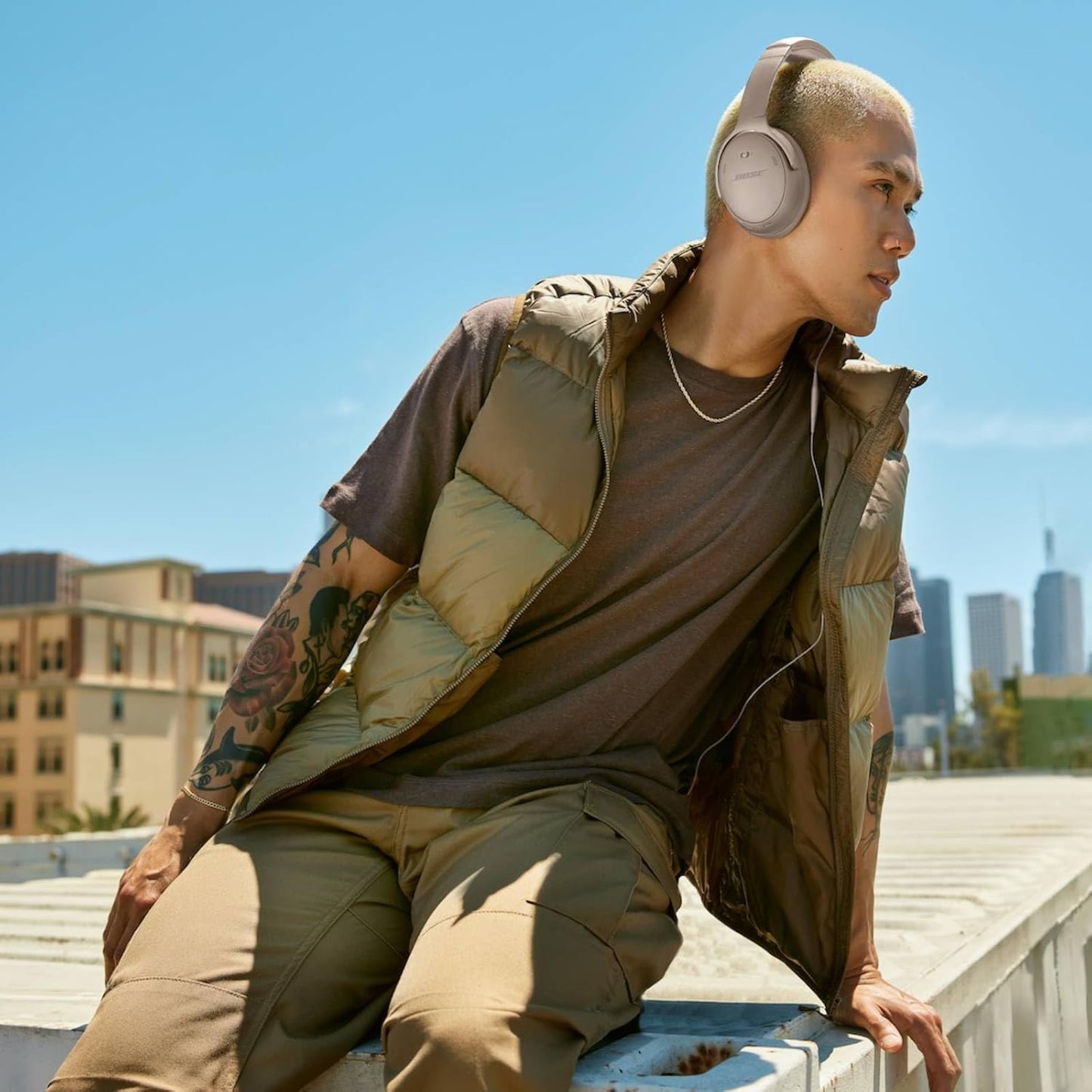 Bose QuietComfort Wireless Noise Cancelling Headphones, Bluetooth Over Ear Headphones with Up to 24 Hours of Battery Life, Sandstone - Limited Edition