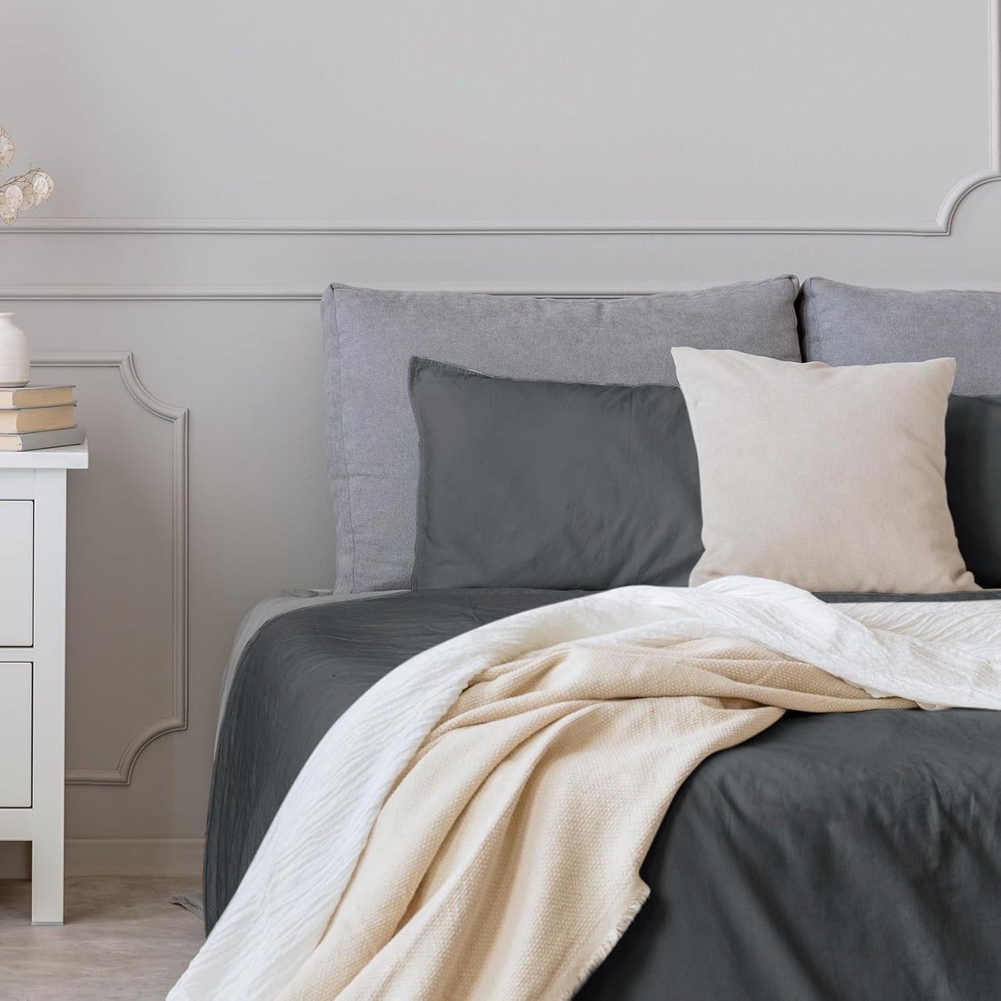 JOLLYVOGUE Queen Size Bed Sheet Set - 4 Piece Bed Sheets Set with Deep Pocket - Soft Breathable & Cooling - Resists Shrinkage & Fading Draps Queen - Easy Care (Dark Grey)