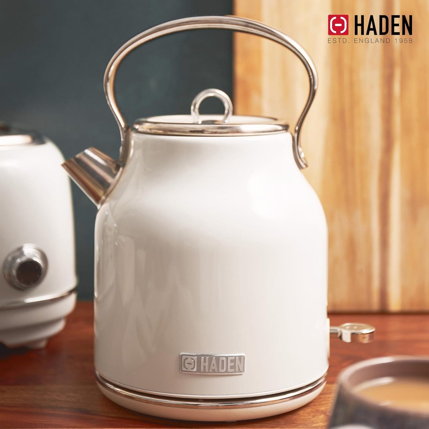 Haden 75041 Heritage 1.7 Liter (7 Cup) Stainless Steel Electric Kettle with Auto Shut-Off and Boil Dry Protection, Black/Copper