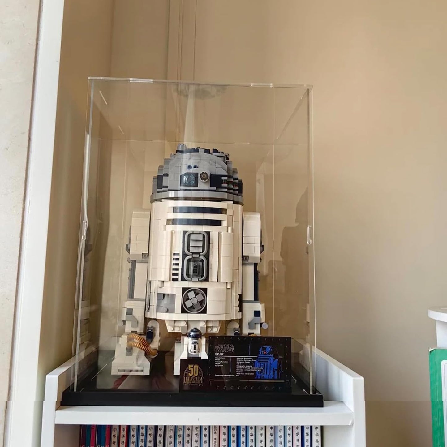 Thickened Clear Acrylic Display Case for Lego 10330 43268 76450 42170 10295 10353 Collectibles, Transparent Box Dustproof Protection with Wood-Plastic Base & String Light, Black Inside 40x20x20cm