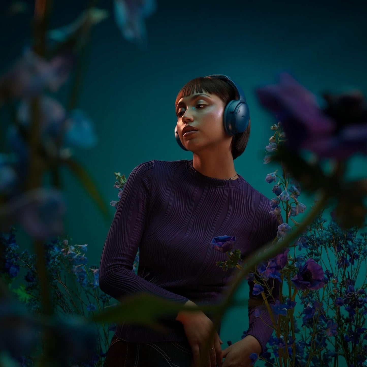Bose QuietComfort Wireless Noise Cancelling Headphones, Bluetooth Over Ear Headphones with Up to 24 Hours of Battery Life, Sandstone - Limited Edition