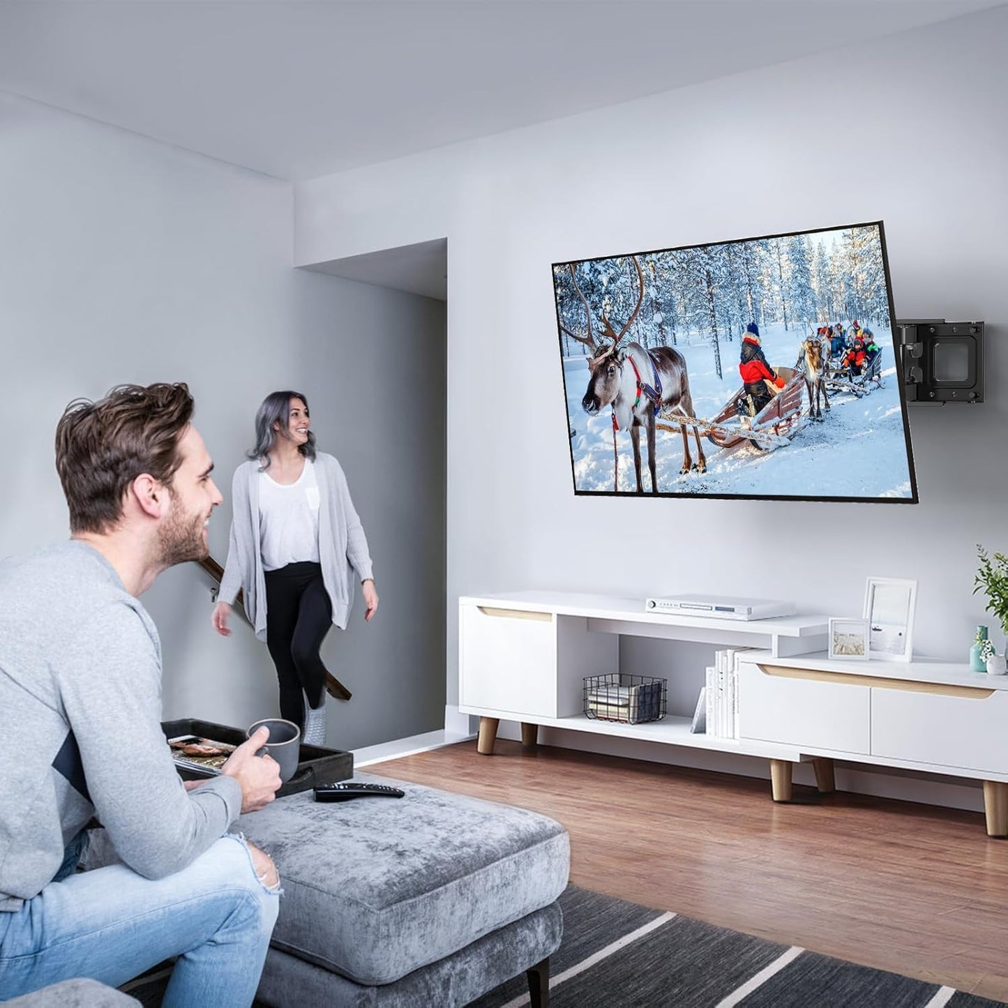 PERLESMITH Full Motion TV Wall Mount for 26-65 inch TVs up to 99lbs, Tilt Swivel Extension Wall Mount TV Bracket with Dual Articulating Arms, TV Mount Max VESA 400x400mm for Flat Curved Screen