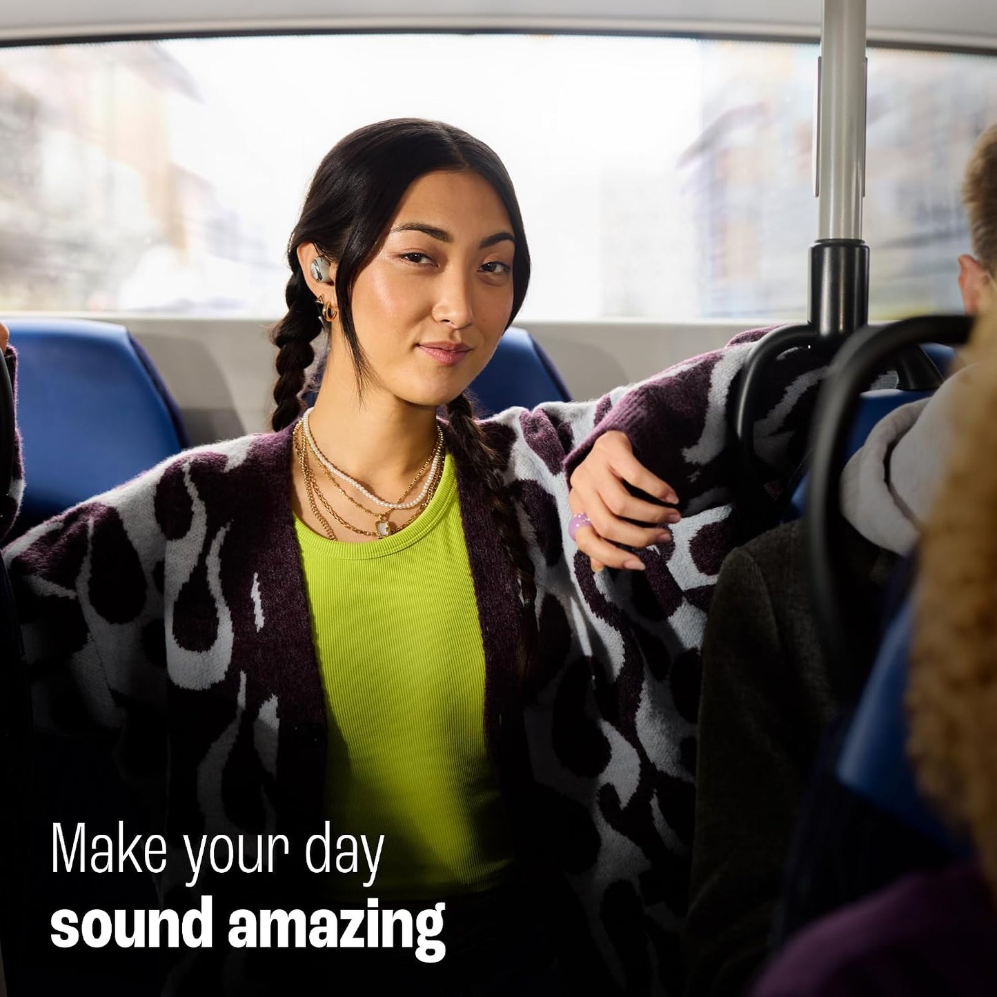 JBL Live Buds 3 - True Wireless Noise-Cancelling Bud-Type Earbuds, 40Hrs Total Playback, Wireless Charging, 6 Mics for Perfect Calls, Multi-Point Connection, IP55 Waterproof and dustproof