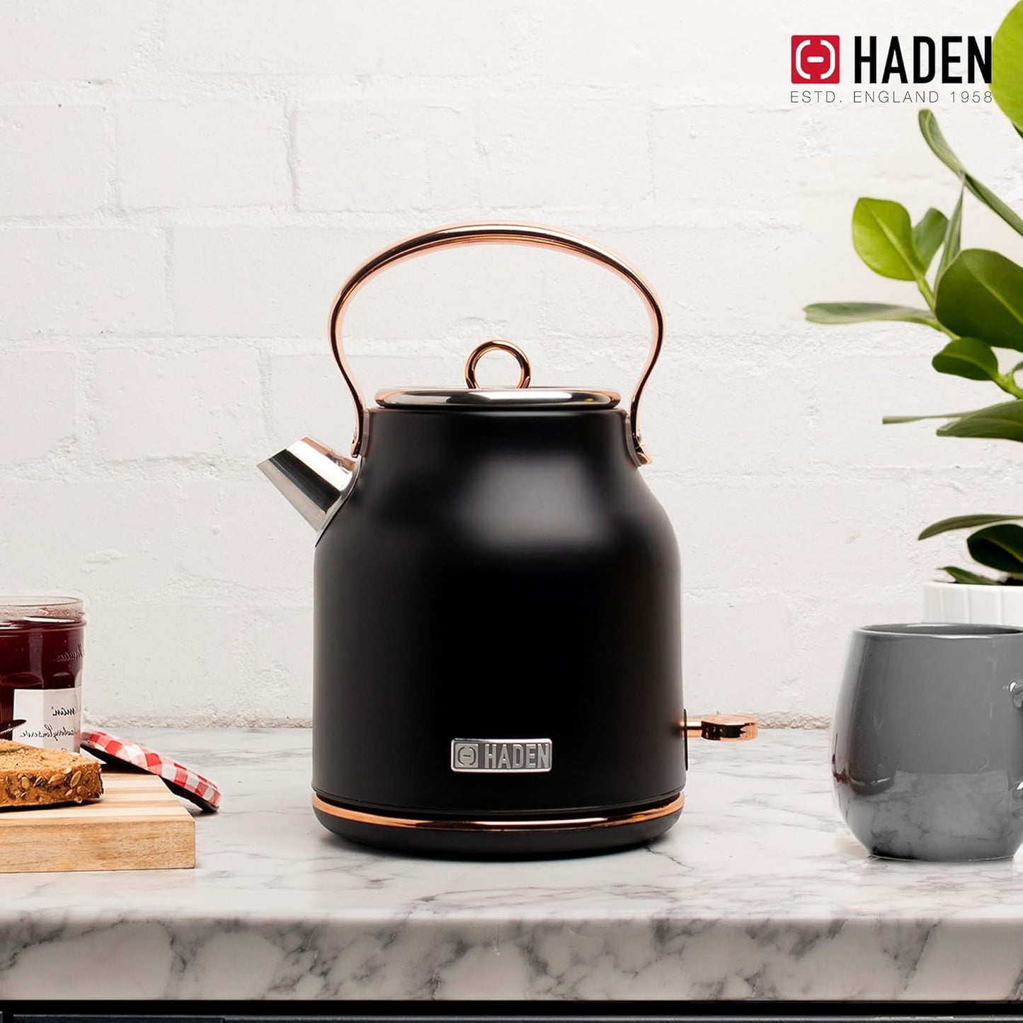Haden 75041 Heritage 1.7 Liter (7 Cup) Stainless Steel Electric Kettle with Auto Shut-Off and Boil Dry Protection, Black/Copper