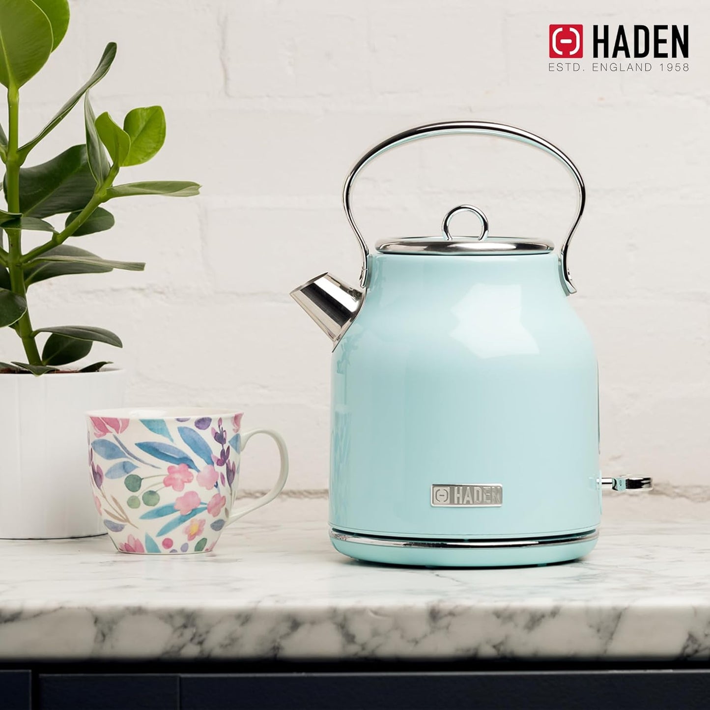 Haden 75041 Heritage 1.7 Liter (7 Cup) Stainless Steel Electric Kettle with Auto Shut-Off and Boil Dry Protection, Black/Copper