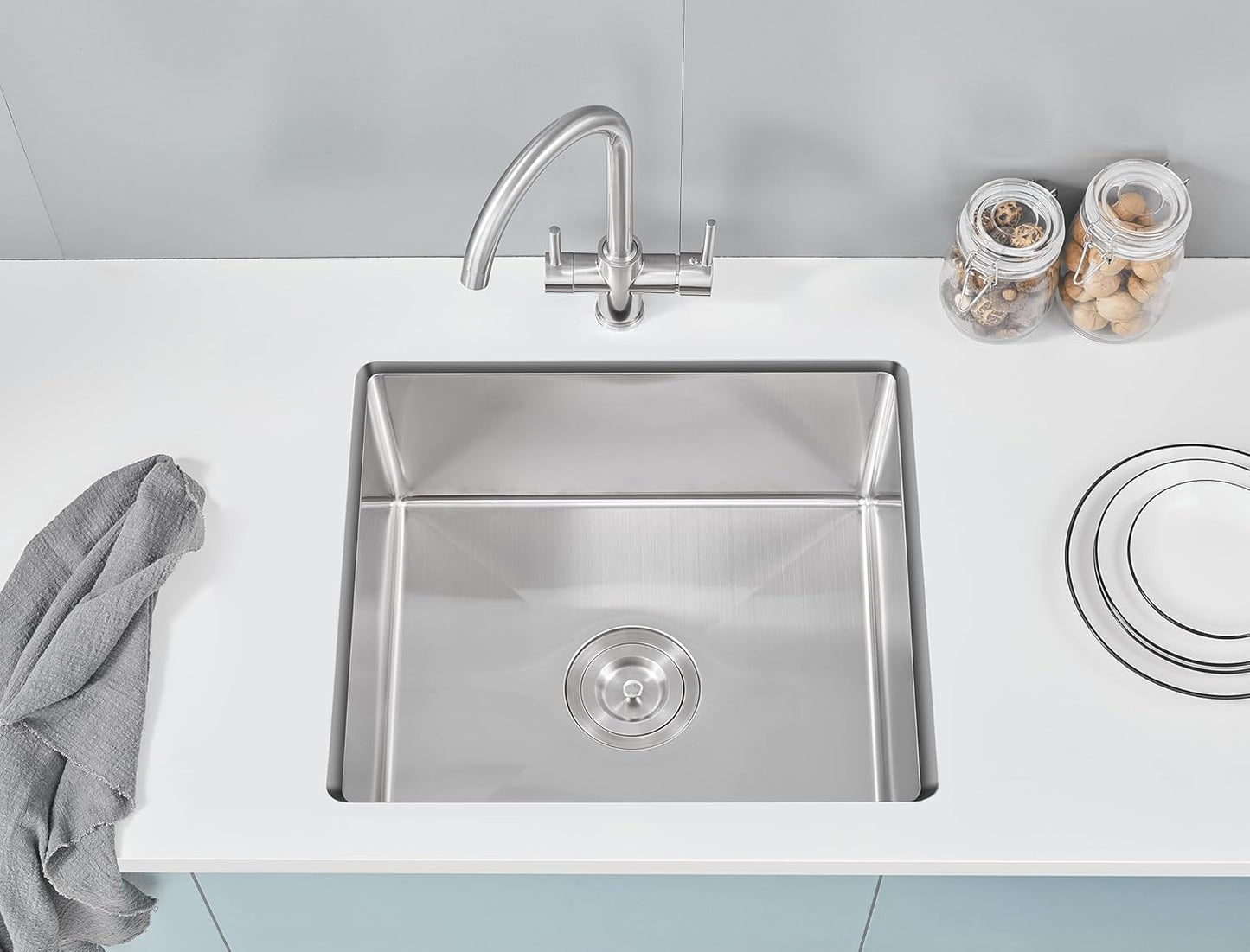MENATT 20-inch Undermount Kitchen Sink, SUS304 Stainless Steel Handmade Single Bowl Kitchen Sink with Sink Strainer (Brushed), 20"x16"x9"