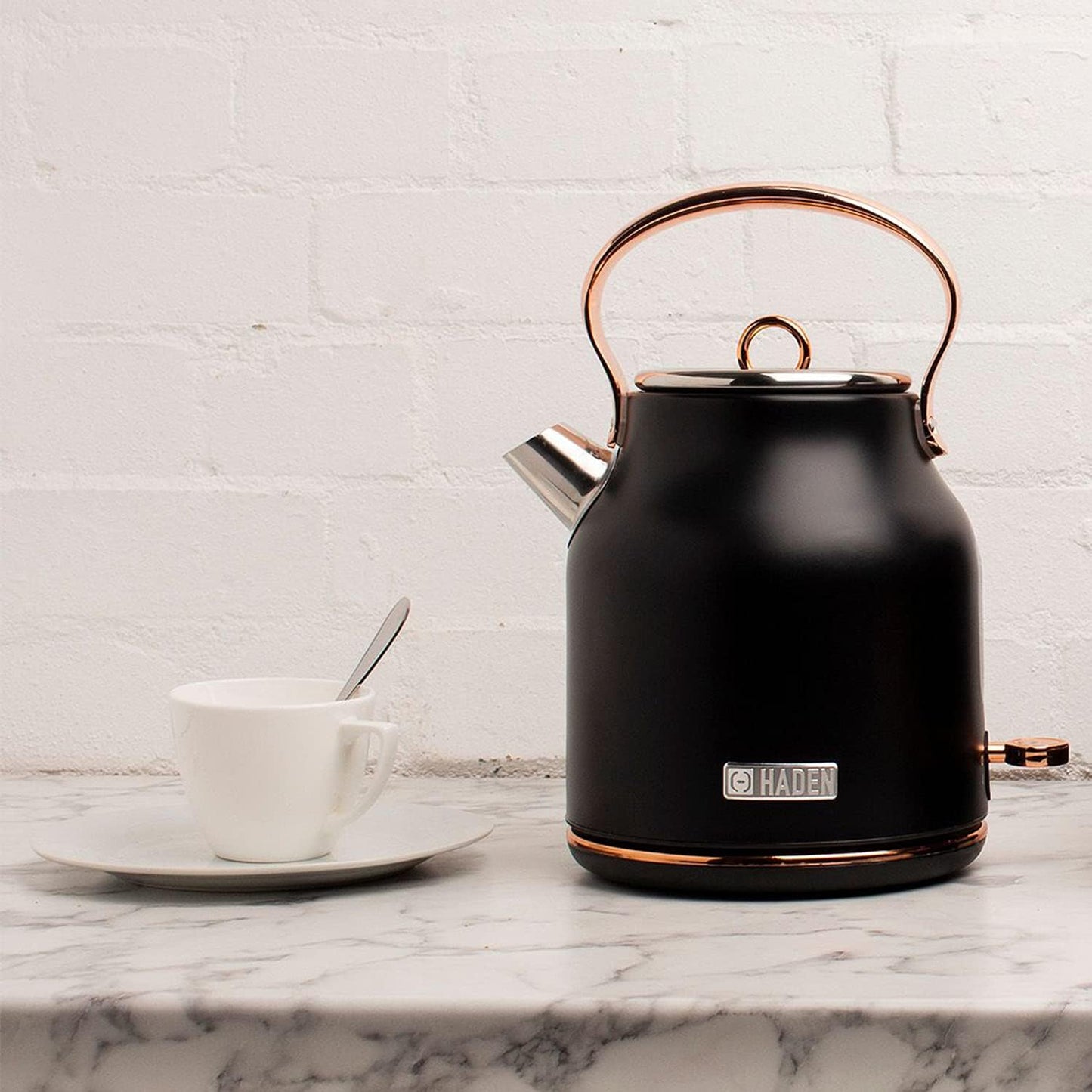 Haden 75041 Heritage 1.7 Liter (7 Cup) Stainless Steel Electric Kettle with Auto Shut-Off and Boil Dry Protection, Black/Copper