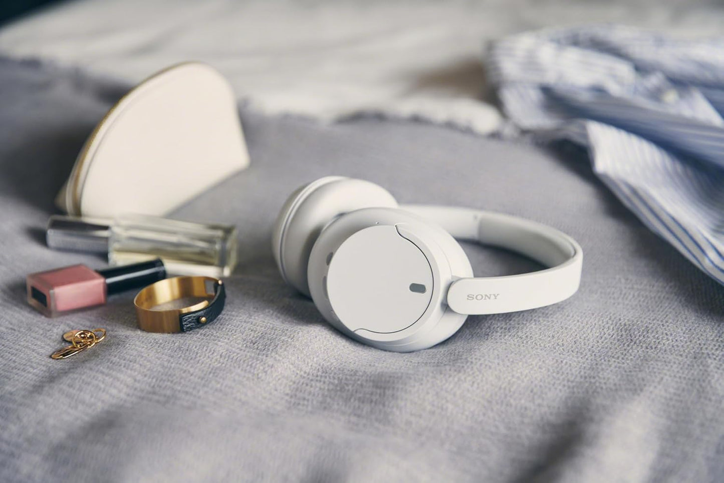Sony WH-CH720N Noise Cancelling Wireless Headphones Bluetooth Over The Ear Headset with Microphone and Alexa Built-in, White New
