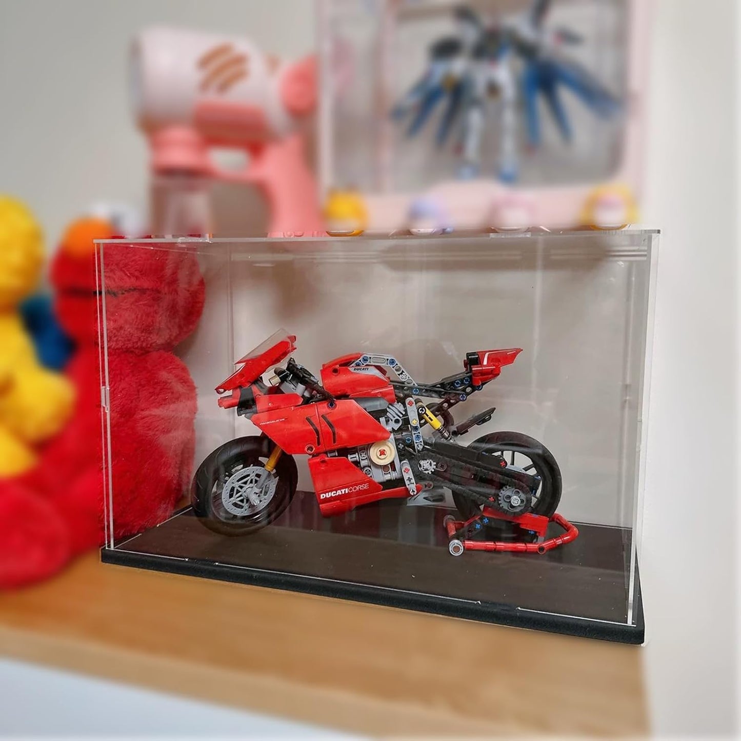 Thickened Clear Acrylic Display Case for Lego 10330 43268 76450 42170 10295 10353 Collectibles, Transparent Box Dustproof Protection with Wood-Plastic Base & String Light, Black Inside 40x20x20cm