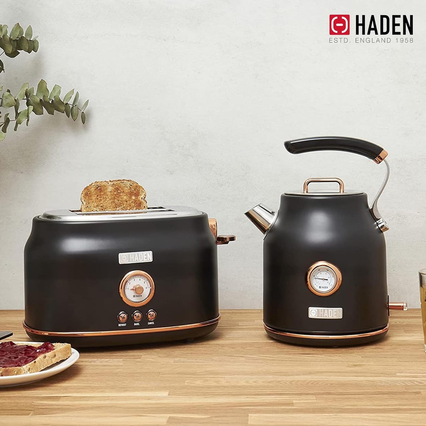 Haden Dorset 75083 Stainless Steel 1500W Retro Toaster 4 Slice Wide Slot w/Removable Crumb Tray and Settings, Black/Copper Toasters w/Adjustable Browning Control, Smart Toaster