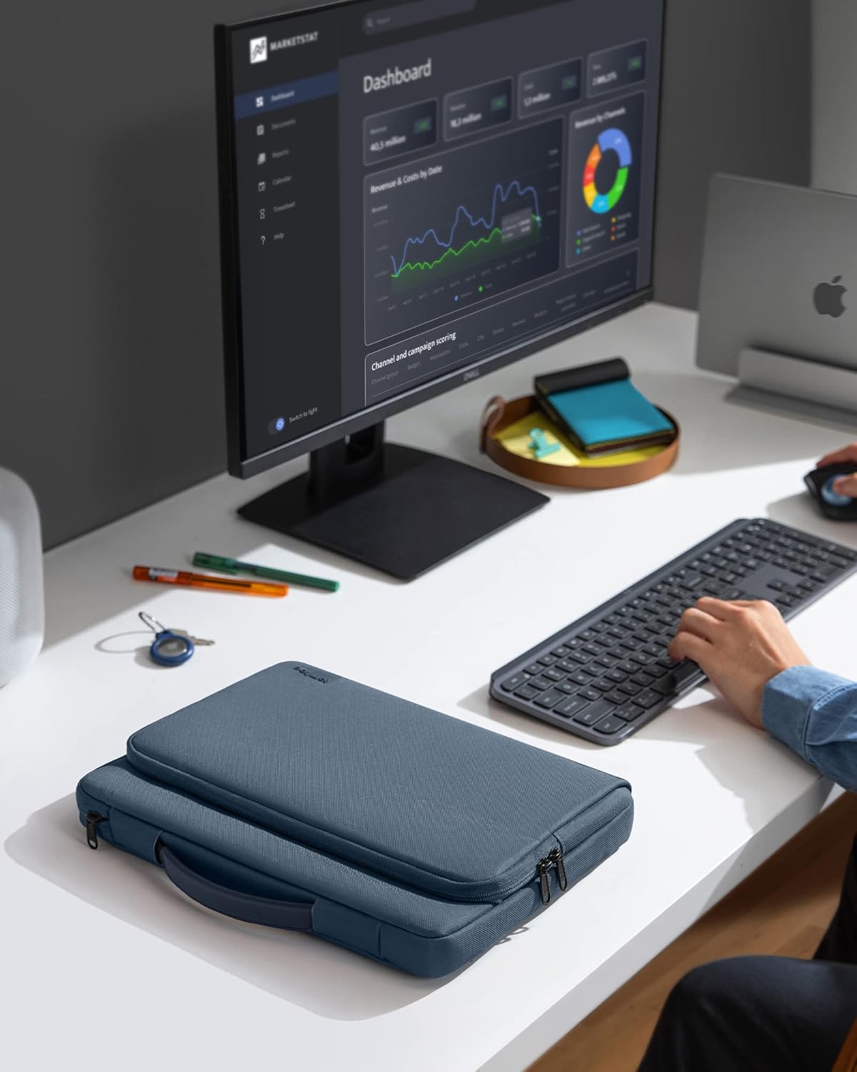 tomtoc 360 Protective Laptop Carrying Case for 16-inch New MacBook Pro M4/M3/M2/M1 Pro/Max 2024-2019, Water-Resistant Laptop Bag Sleeve with Accessory Pocket for The New Razer Blade 15