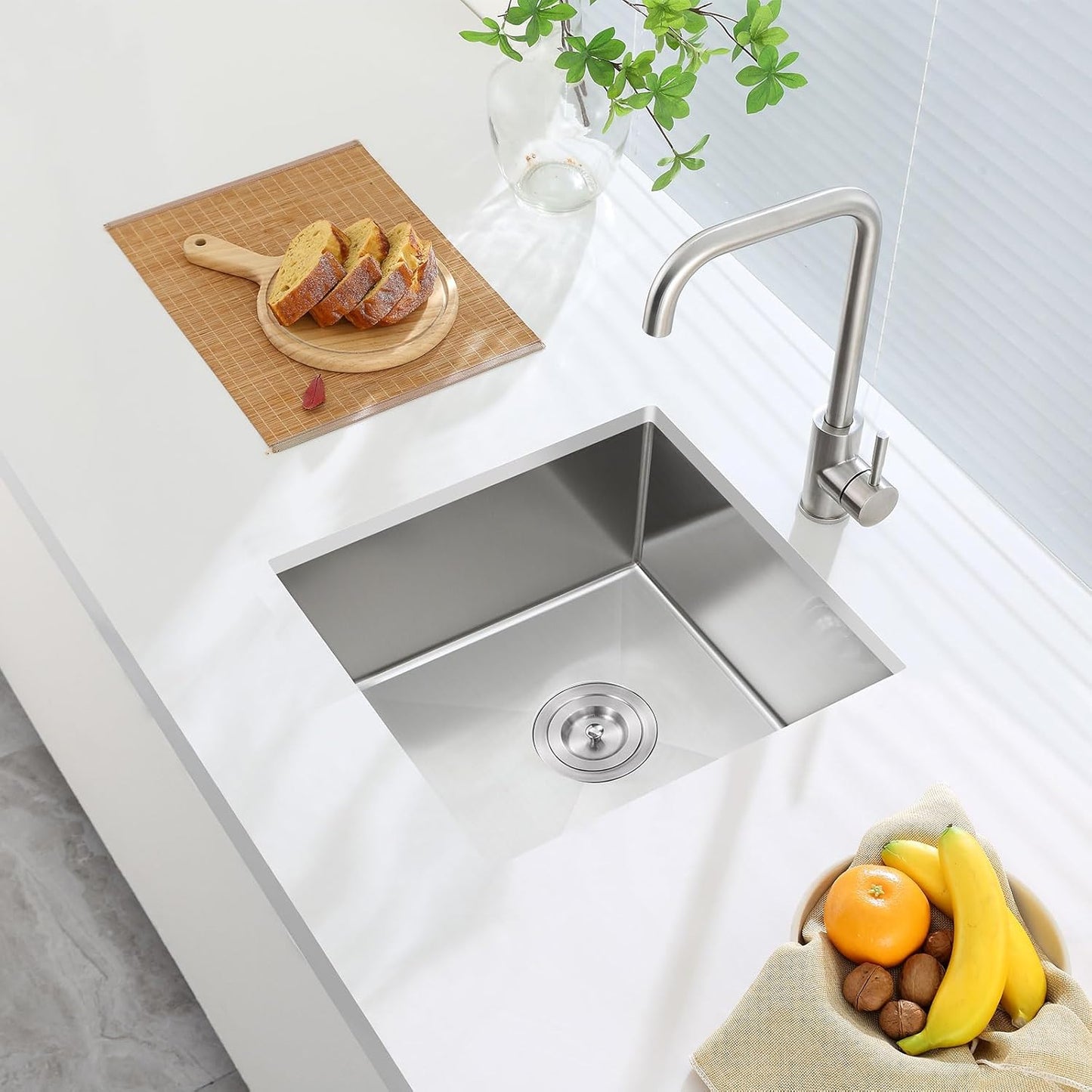 MENATT 20-inch Undermount Kitchen Sink, SUS304 Stainless Steel Handmade Single Bowl Kitchen Sink with Sink Strainer (Brushed), 20"x16"x9"