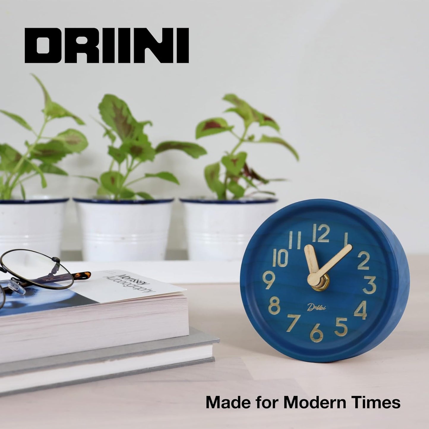 Driini Wooden Analog Desktop Clock – 4.3 in. Decorative Pinewood Clock, No-Tick Design – Easy to Read Silent Sweep Mantle Clock – Quiet Tabletop Clocks with Wood Body, Hands, & Battery Cover; White