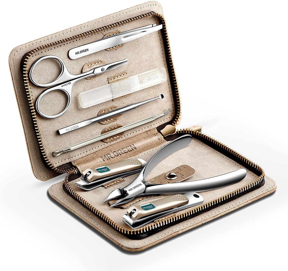Manicure Set 8 in 1,Professional Pedicure kit,Stainless Steel Manicure Kit,Portable Travel Grooming Kit Nail Care Tools,Nail Clippers Pedicure Tools with Leather Travel Case (green)