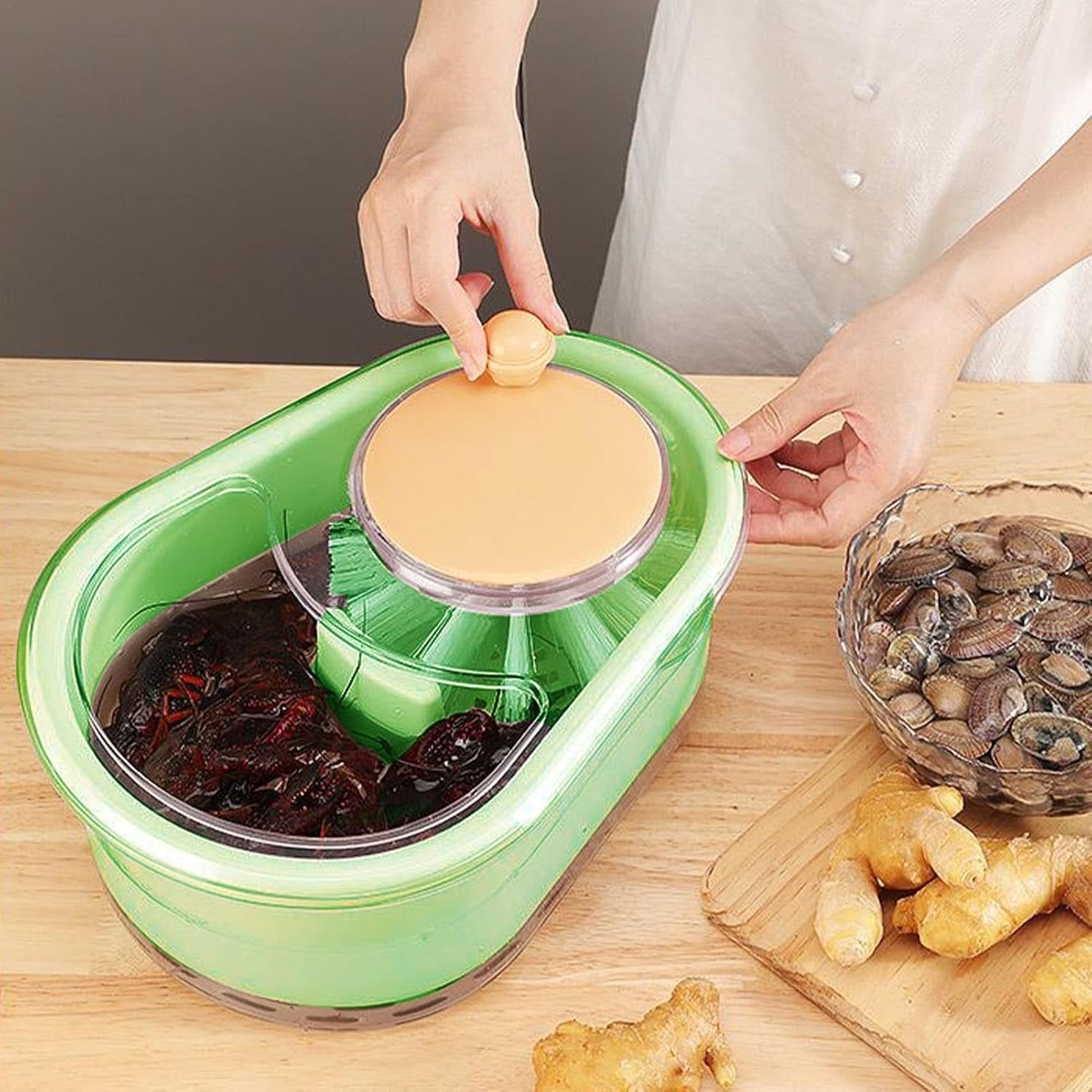 Fruit Cleaner Bowl - Portable Rotating Salad Spinner and Dryer,Salad Cleaner, Kitchen Strainer Drainer Basket, Food Wash Bowl, Manual Lettuce Washer