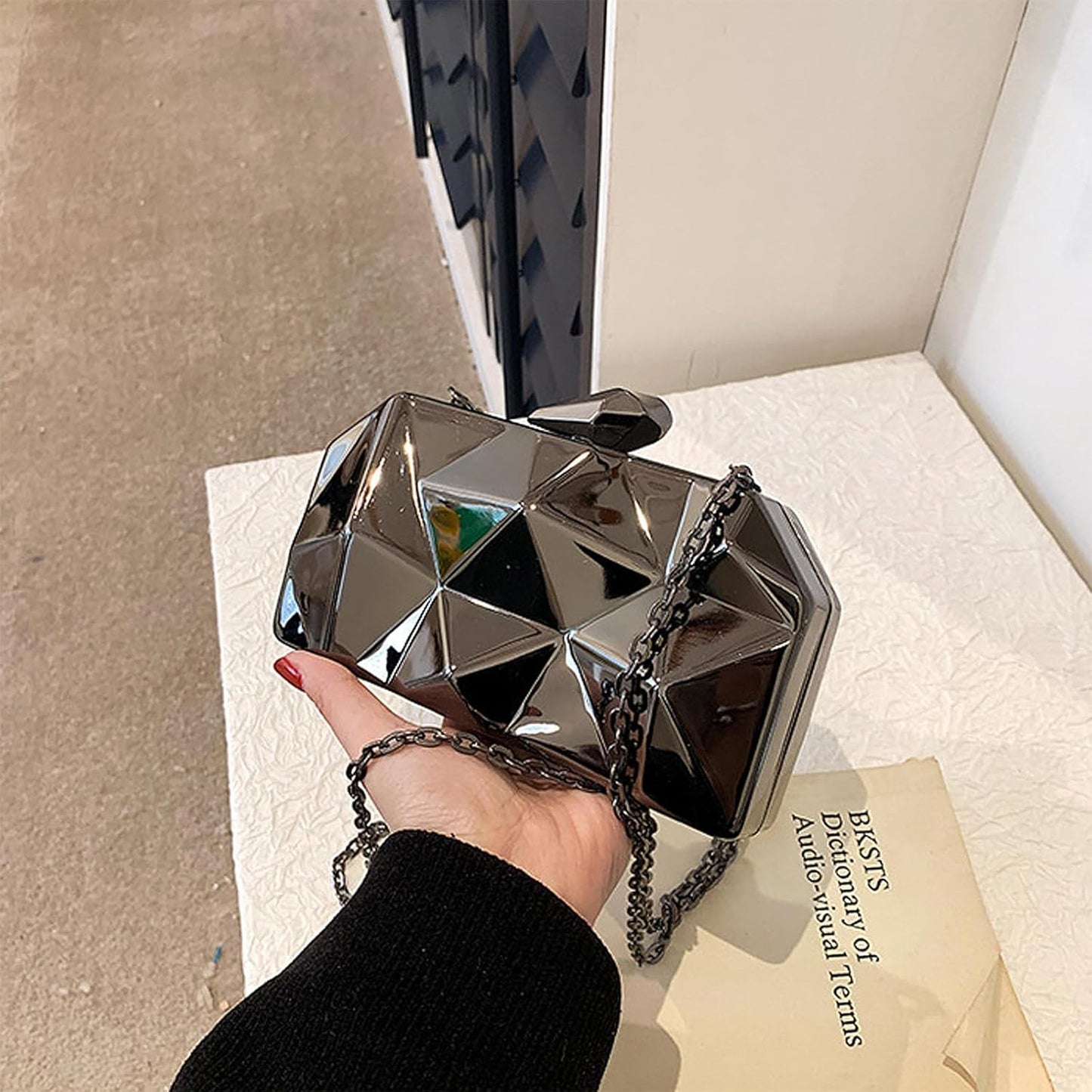 Clutch Purses for Women Lattice Pattern Metal Handbag Chain Geometric Evening Bag for Women
