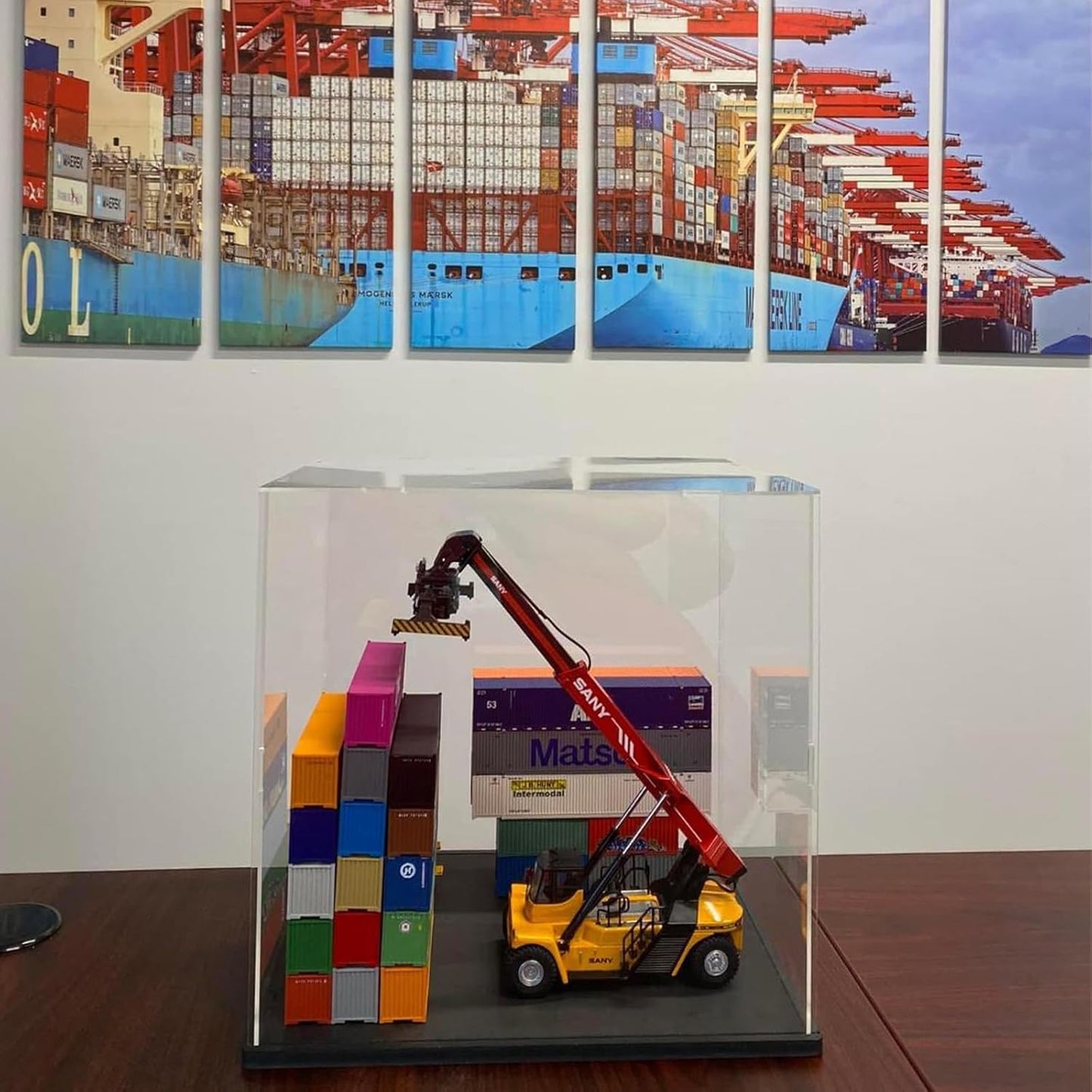 Thickened Clear Acrylic Display Case for Lego 10330 43268 76450 42170 10295 10353 Collectibles, Transparent Box Dustproof Protection with Wood-Plastic Base & String Light, Black Inside 40x20x20cm