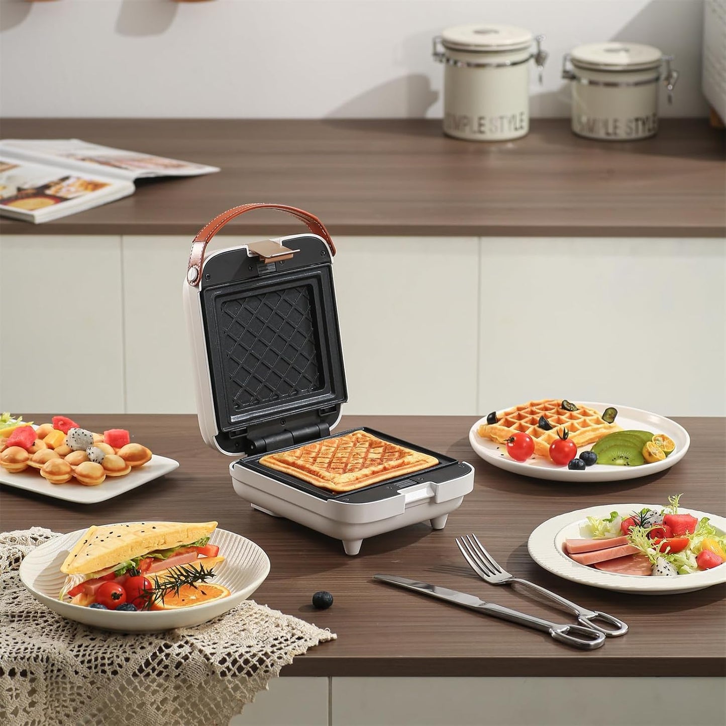 White 3 in 1 timing Sandwich Maker with Non-Stick Plates Indicator Lights and Lock Feature 600W Electric Panini Press, Pizza Pockets, Quesadillas, Waffle Breakfast Grilled Cheese Egg Bacon