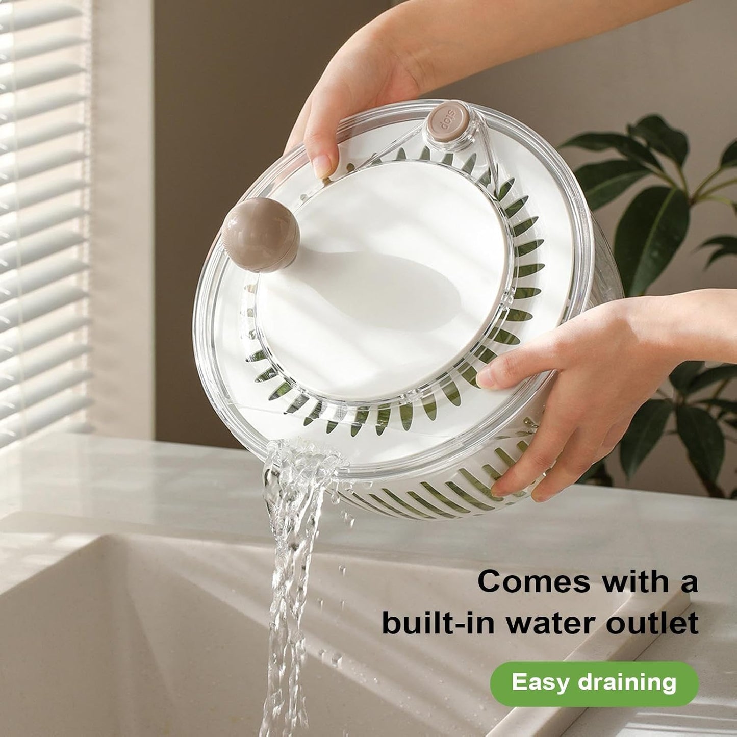 Small Salad Spinner – 4.5 L Vegetable Centrifuge – Non-Slip Base Easy Cleaning Container Storage for Vegetables in Refrigerator