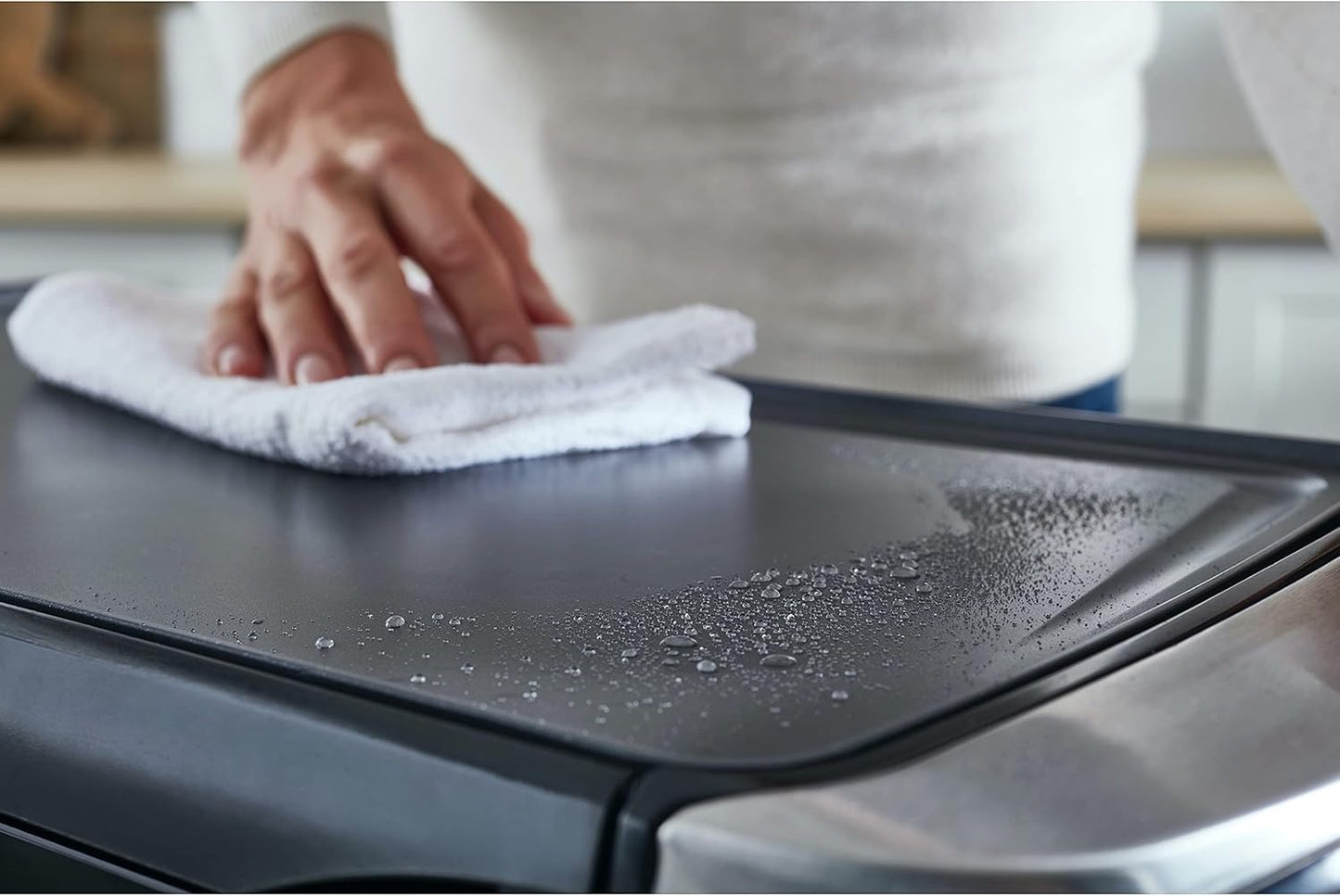 Oster DiamondForce Nonstick Electric Griddle, Breakfast & Pancake Griddle w/Warming Tray, Easy Food Release & Superior Nonstick Performance, 10 x 20 inch