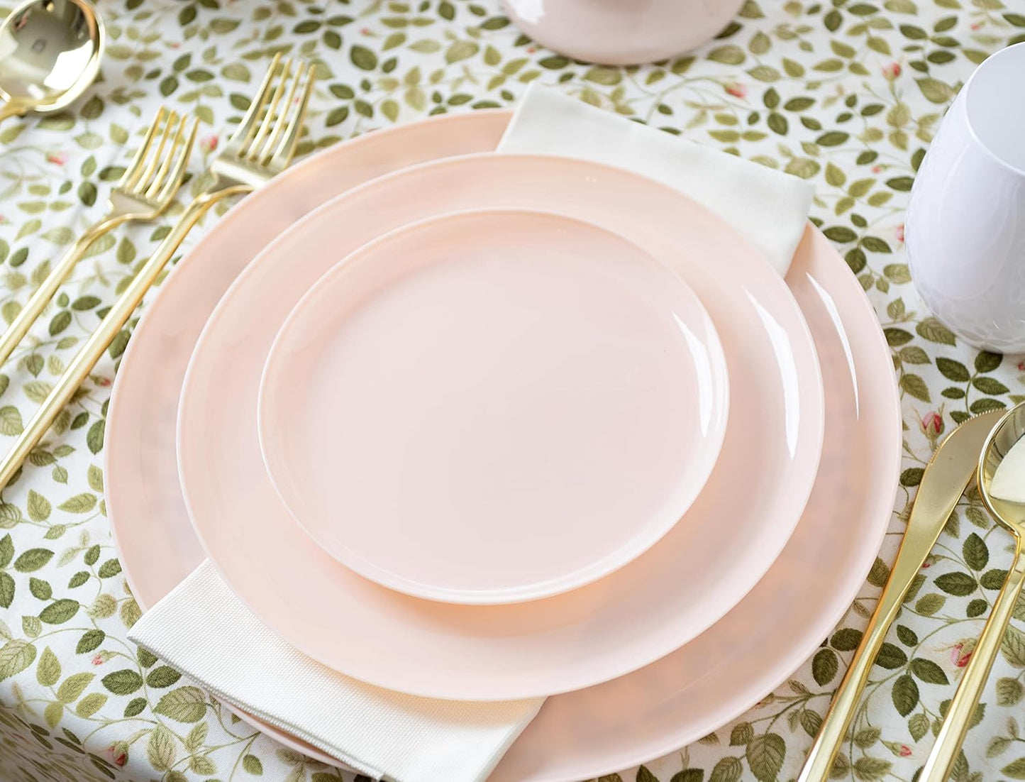 PLASTICPRO [30 Pack 10.7'' Christmass Green Plastic Party Plates Edge Collection Premium heavyweight Elegant Disposable Tableware Dishes