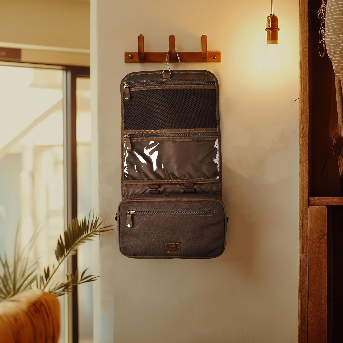 LEATHER VILLAGE Hanging Toiletry Bag for Men & Women, Handcrafted Vintage Cosmetic & Shaving Organizer Travel Dopp Kit- Brown