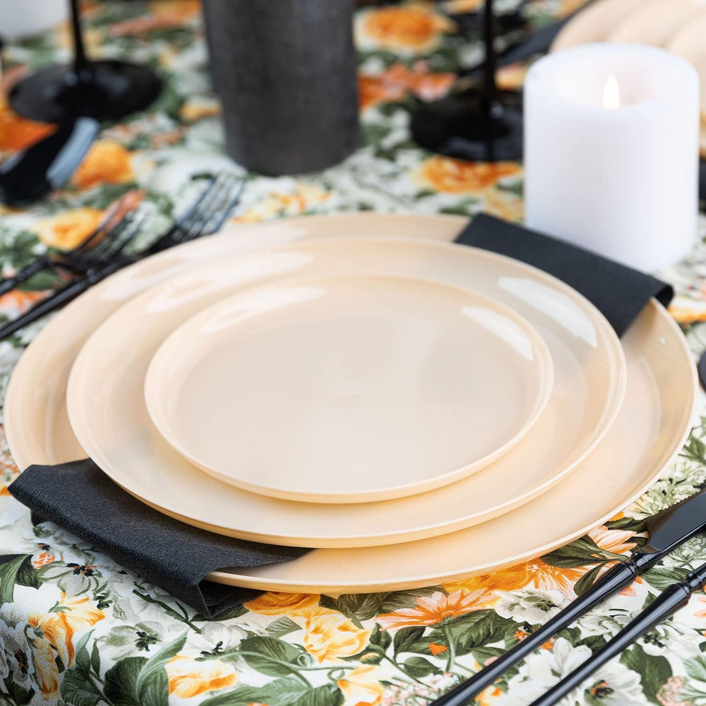 PLASTICPRO [30 Pack 10.7'' Christmass Green Plastic Party Plates Edge Collection Premium heavyweight Elegant Disposable Tableware Dishes