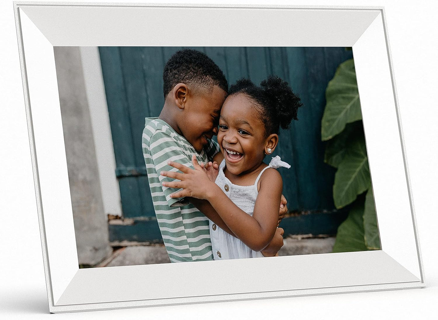 Aura Aspen 12" Digital Photo Frame - Black with Paper Mat