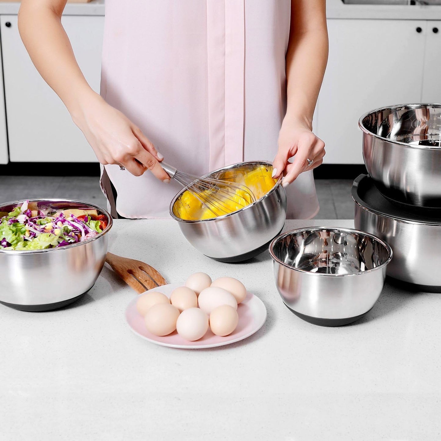 Mixing Bowls Set of 5, Wildone Stainless Steel Nesting Mixing Bowls with Lids, Measurement Lines & Silicone Bottoms, Size 8, 5, 3, 2, 1.5 QT, Non-Slip & Stackable Design, Great for Mixing and Prepping