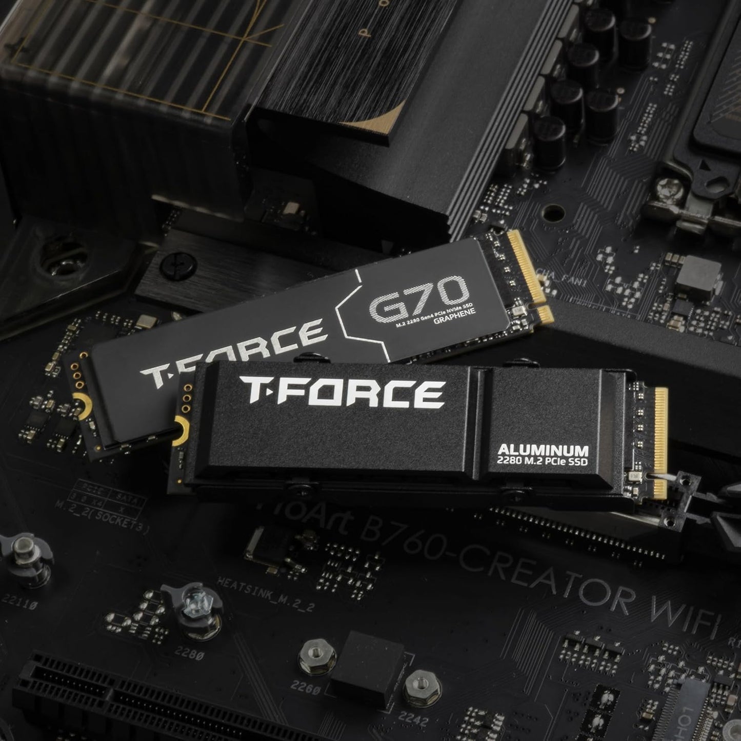 TEAMGROUP T-Force G70 PRO Graphene Heatsink 2TB DRAM SLC Cache 3D TLC NAND NVMe InnoGrit PCIe Gen4x4 M.2 2280 Gaming Internal SSD Works with PS5 Read/Write 7400/6800 MB/s TM8FFH002T0C129