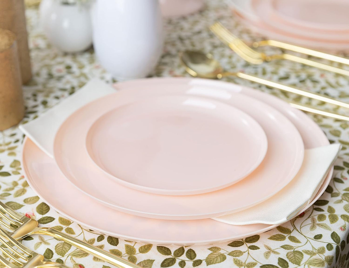 PLASTICPRO [30 Pack 10.7'' Christmass Green Plastic Party Plates Edge Collection Premium heavyweight Elegant Disposable Tableware Dishes