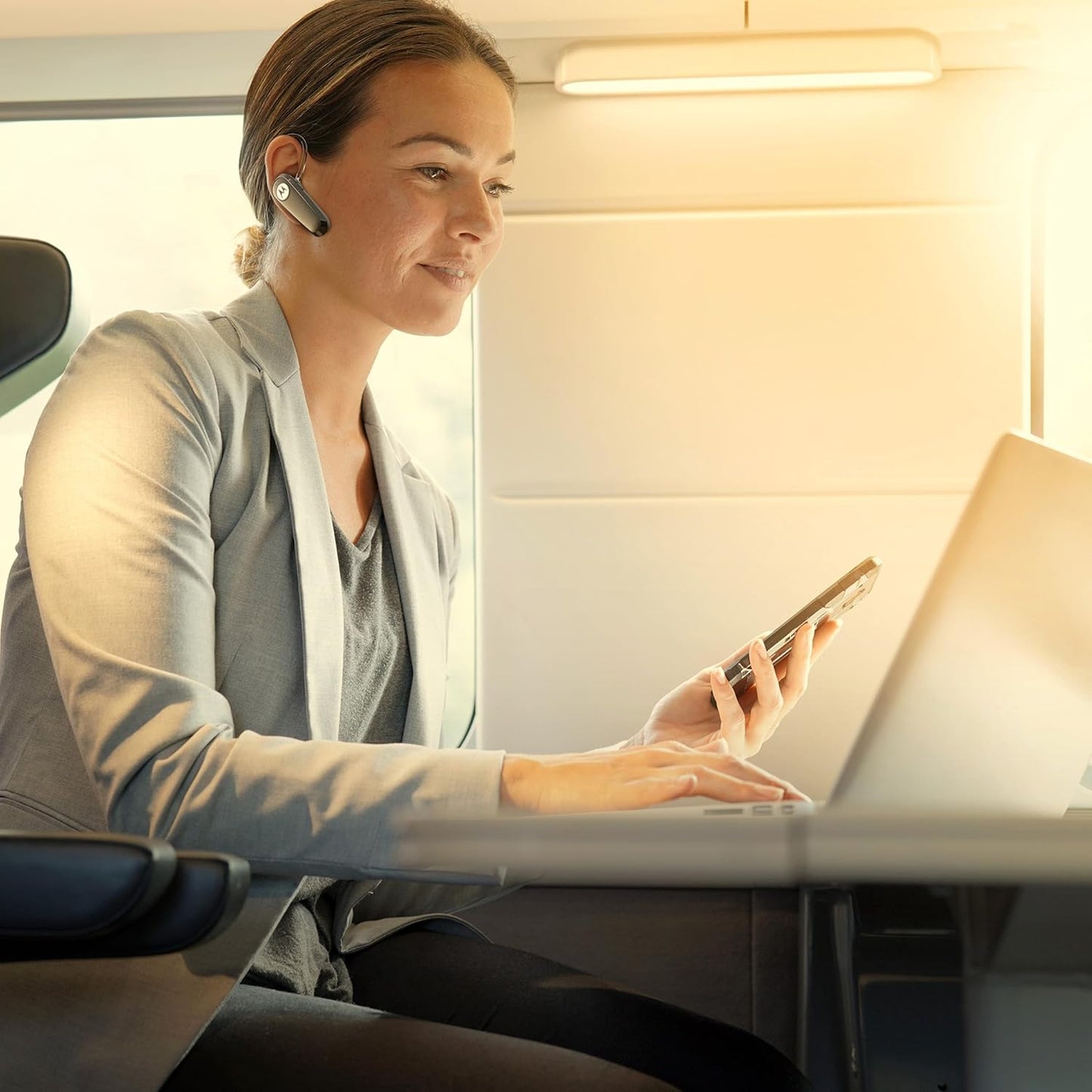 Motorola Bluetooth Earpiece - HK126 in-Ear Wireless Mono Headset for Clear Voice Calls - Lightweight, Comfortable Design - 8-Hour Talk Time, Voice Assistant Compatible, Connects to 2 Devices