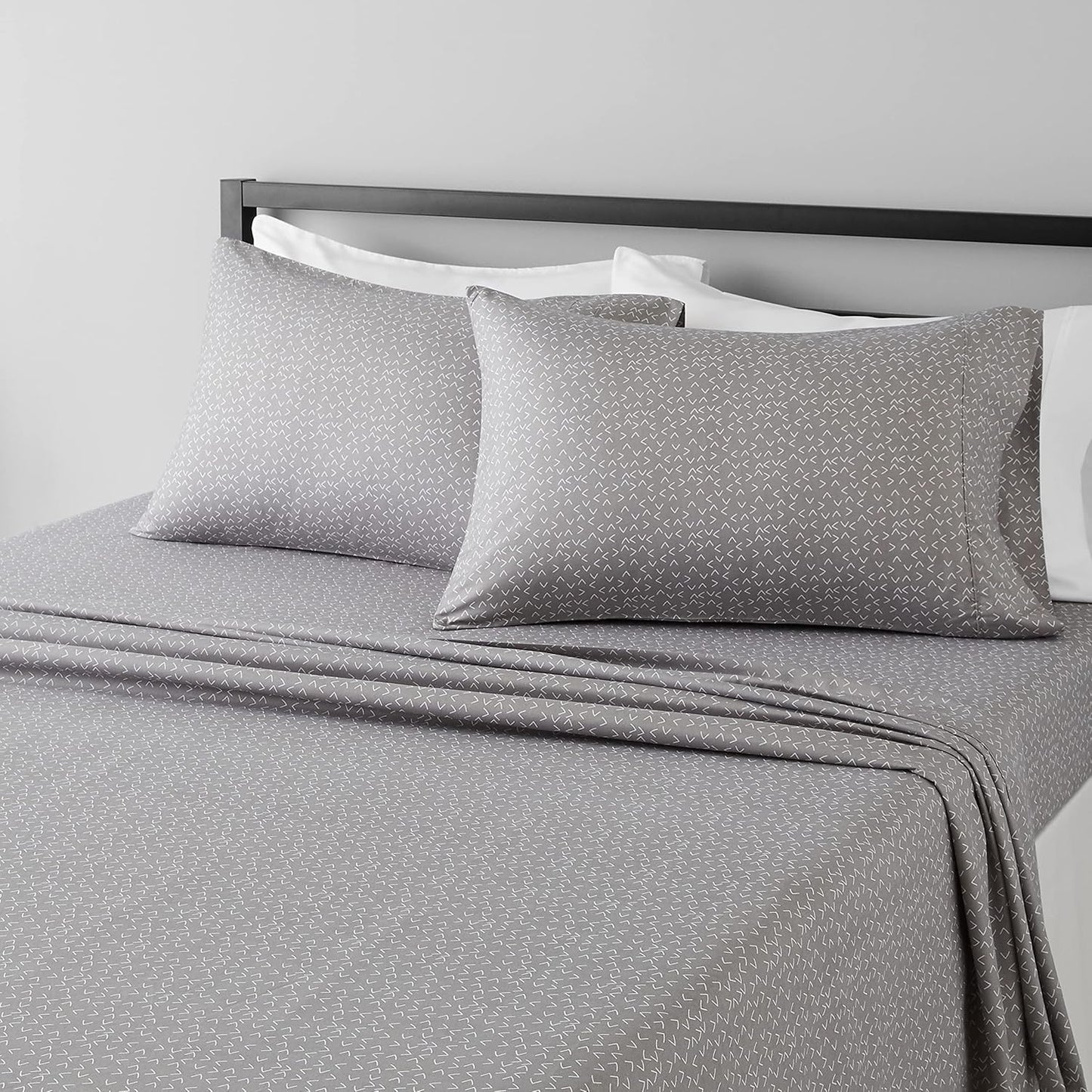 Amazon Basics Lightweight, Breathable Microfiber 4-Piece Bed Sheet Set with 14-Inch Deep Pockets, Full, Blush Pink, Solid