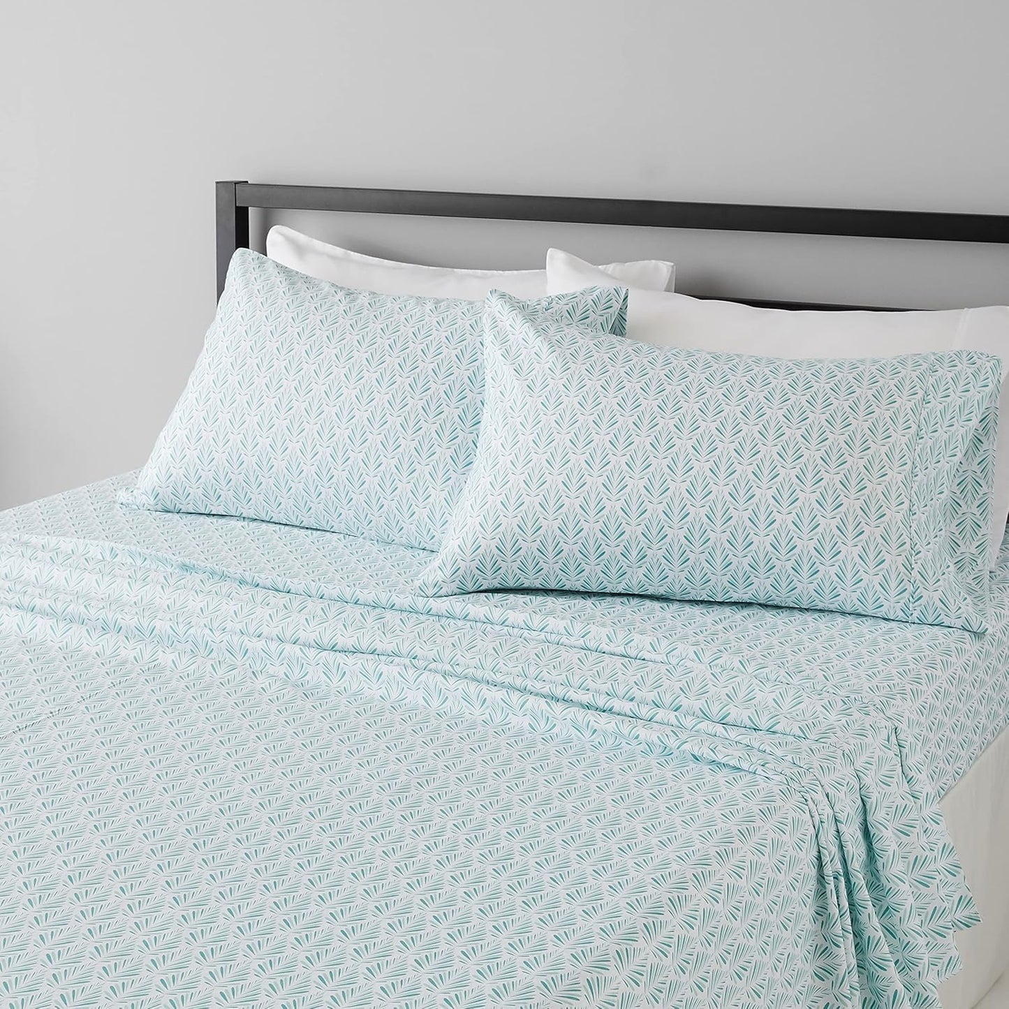 Amazon Basics Lightweight, Breathable Microfiber 4-Piece Bed Sheet Set with 14-Inch Deep Pockets, Full, Blush Pink, Solid
