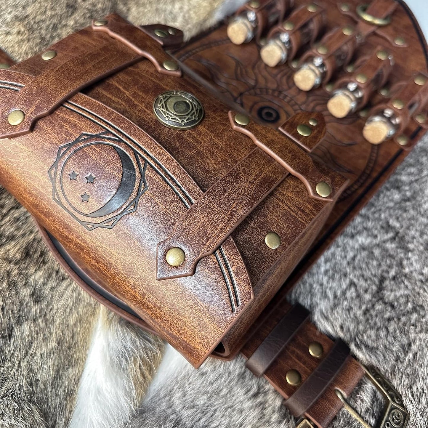 HiiFeuer 3PCs Medieval Alchemy Faux Leather Belt Bag Set with 5 Cork Potion Vials, Fantasy Embossed Wizard Halloween Belt(Brown A)