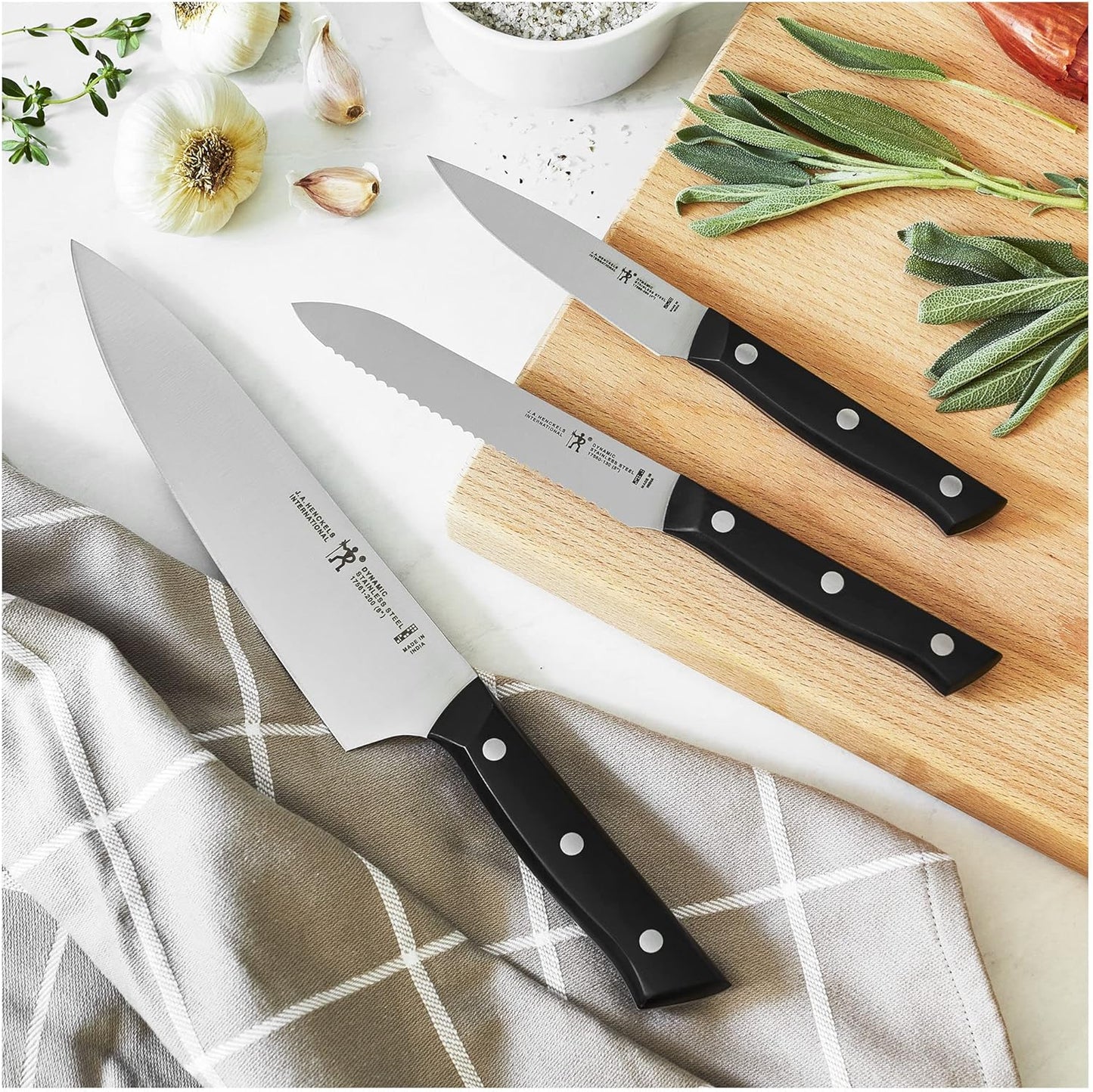 HENCKELS Everedge Dynamic 14 Piece Serrated Stainless Steel Knife Block Set - Professional Cutlery Set, Knives for Chopping, Slicing, Dicing & Cutting, Dishwasher Safe, Rubberwood in Brown