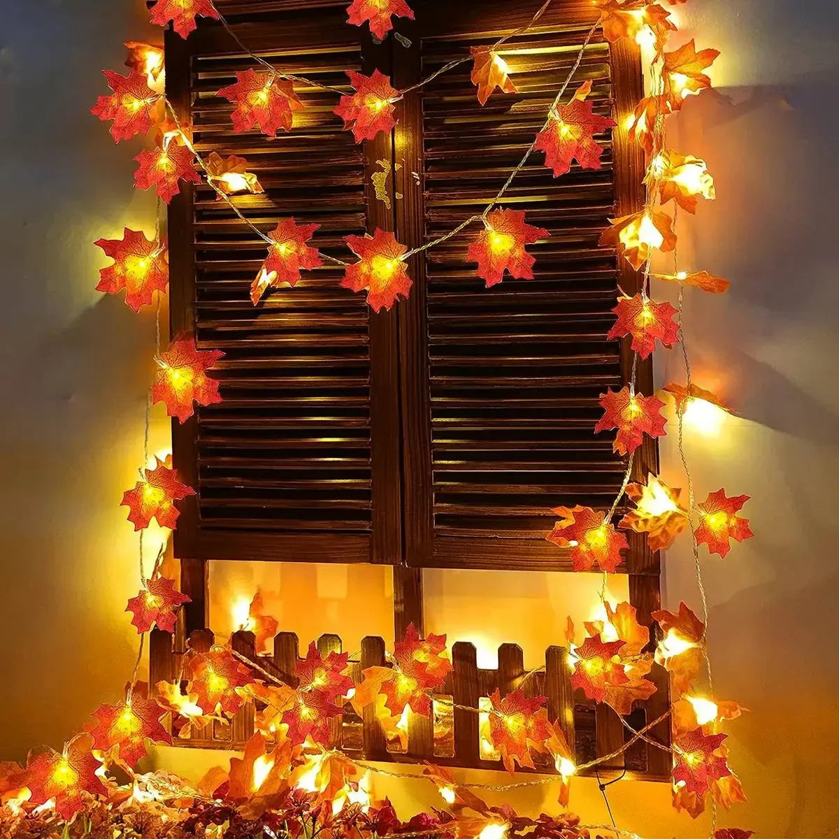 Purilite Select Maple Leaf String Lights – USB/Battery Powered | 10/20/40 LED Waterproof Lights for Halloween, Thanksgiving & Autumn Décor