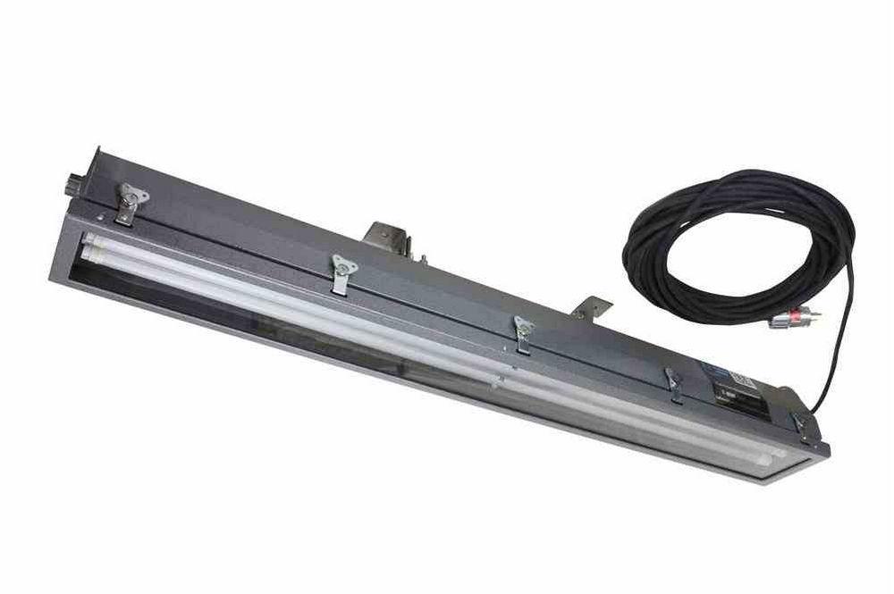 Dimmable Class 1 Division 2 LED Pivoting Light - 4 foot 3 lamp - LED Rig Light - 50' Cord - EXP Plug