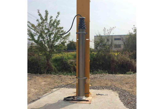 Pneumatic Light Mast - Extends to 21 Feet - Rotating Base - (5) 4.2 Foot Sections