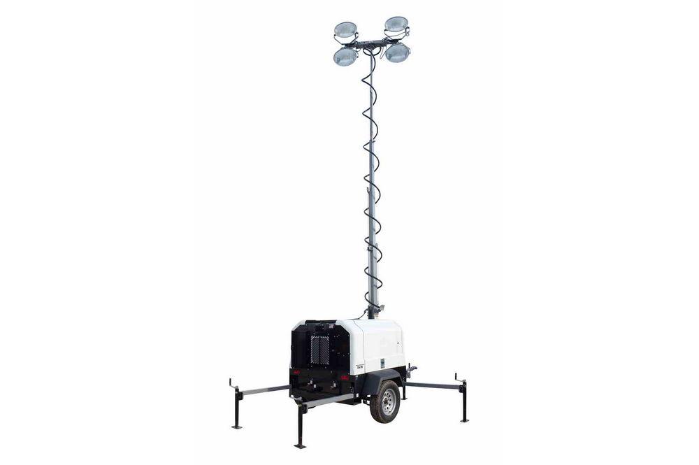 Hydraulic Light Tower w/ Diesel Engine Generator - (4) 1250W Metal Halide Lamps - 90mph Wind Rating