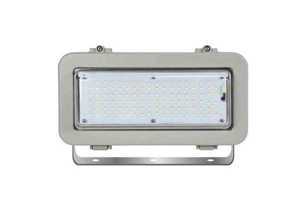 37W Wash Down LED Light - 120/277V AC - Food Safe - IP66 Rated - Trunnion Mount