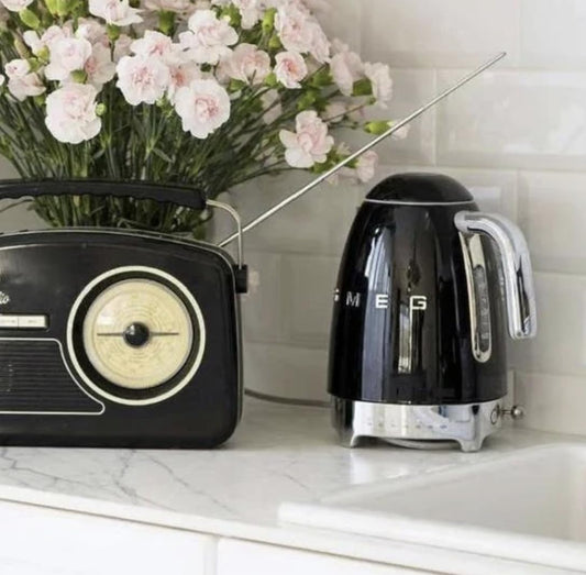 Smeg 50's Retro 7 Cup Stainless Steel Variable Temperature Electric Kettle with 7 Temperature Settings, Led Display, Swivel Base and Keep Warm Function Black KLF04BLUS - PuriLite