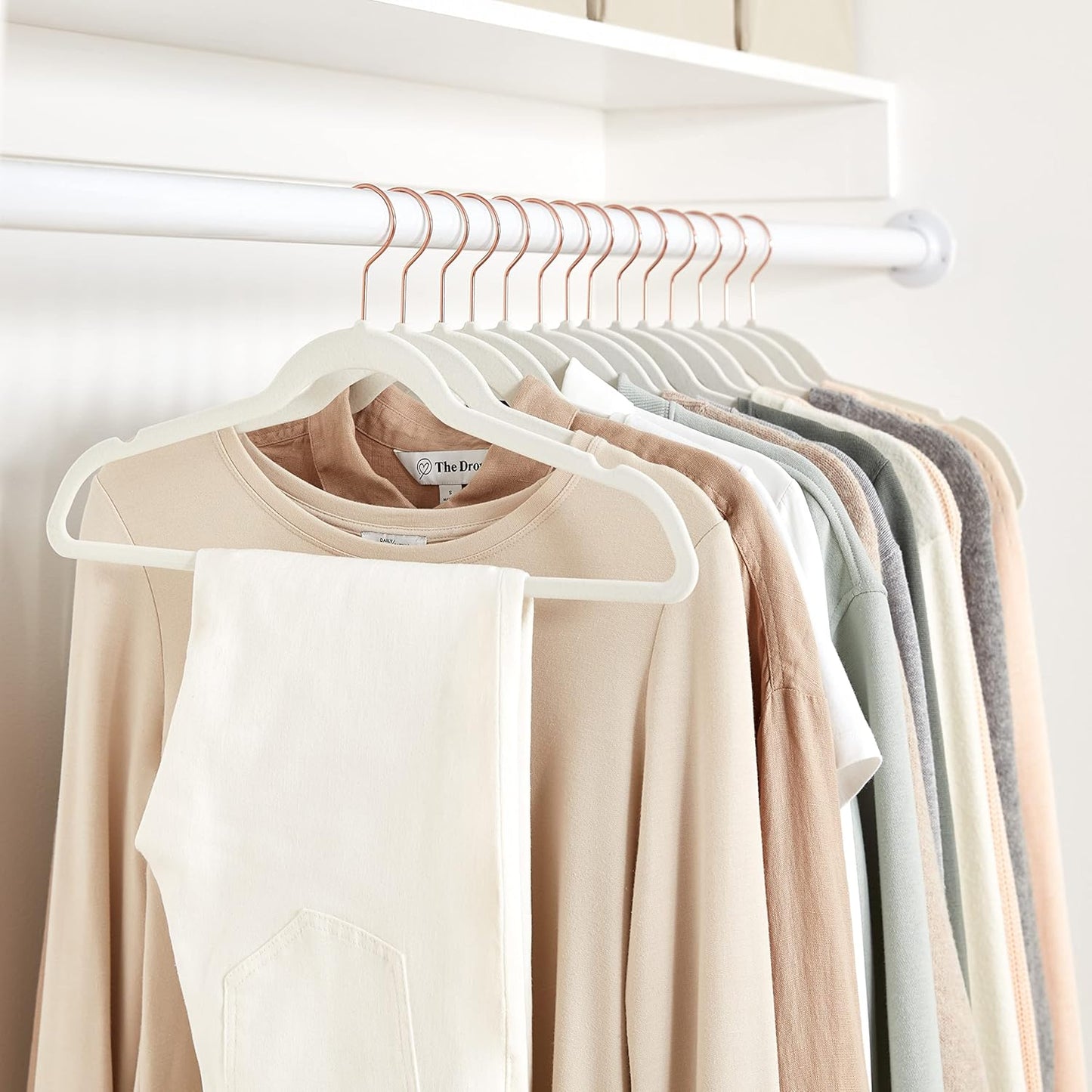 Amazon Basics Slim, Velvet, Non-Slip Suit Clothes Hangers, Ivory/Rose Gold - Pack of 30