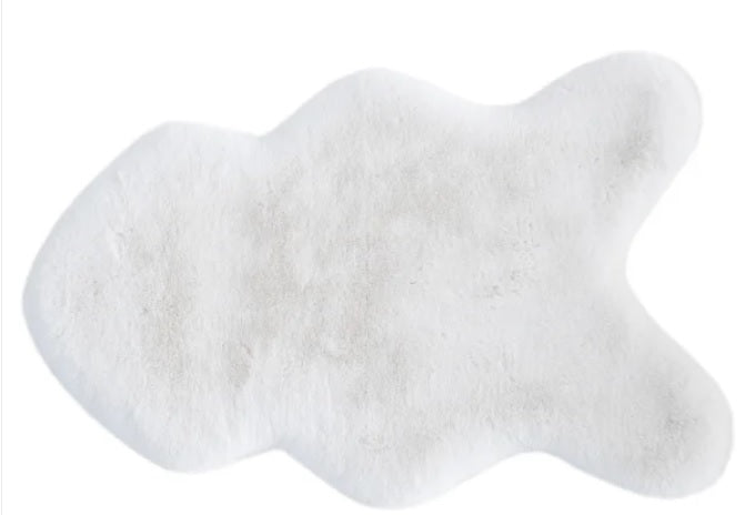 Mon Château Single Faux Fur Rug